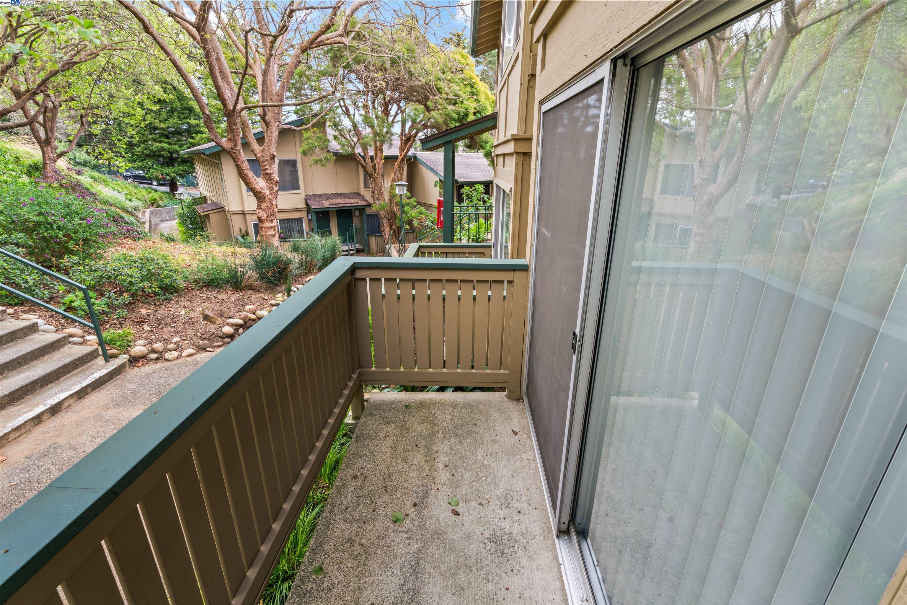 Detail Gallery Image 16 of 40 For 374 Imperial Way #2,  Daly City,  CA 94015-2529 - 1 Beds | 1 Baths