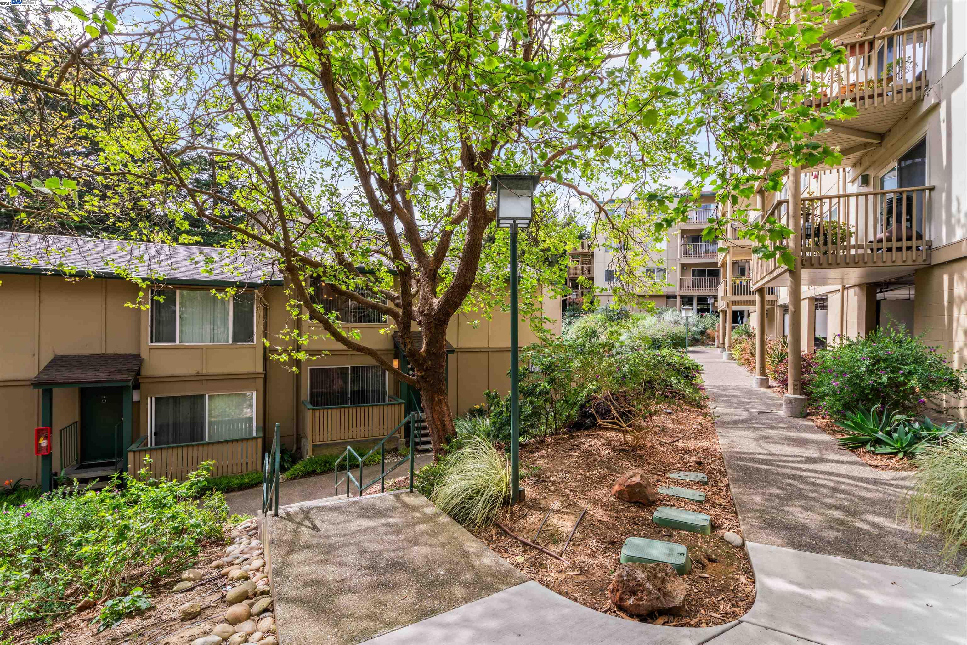 Detail Gallery Image 32 of 40 For 374 Imperial Way #2,  Daly City,  CA 94015-2529 - 1 Beds | 1 Baths