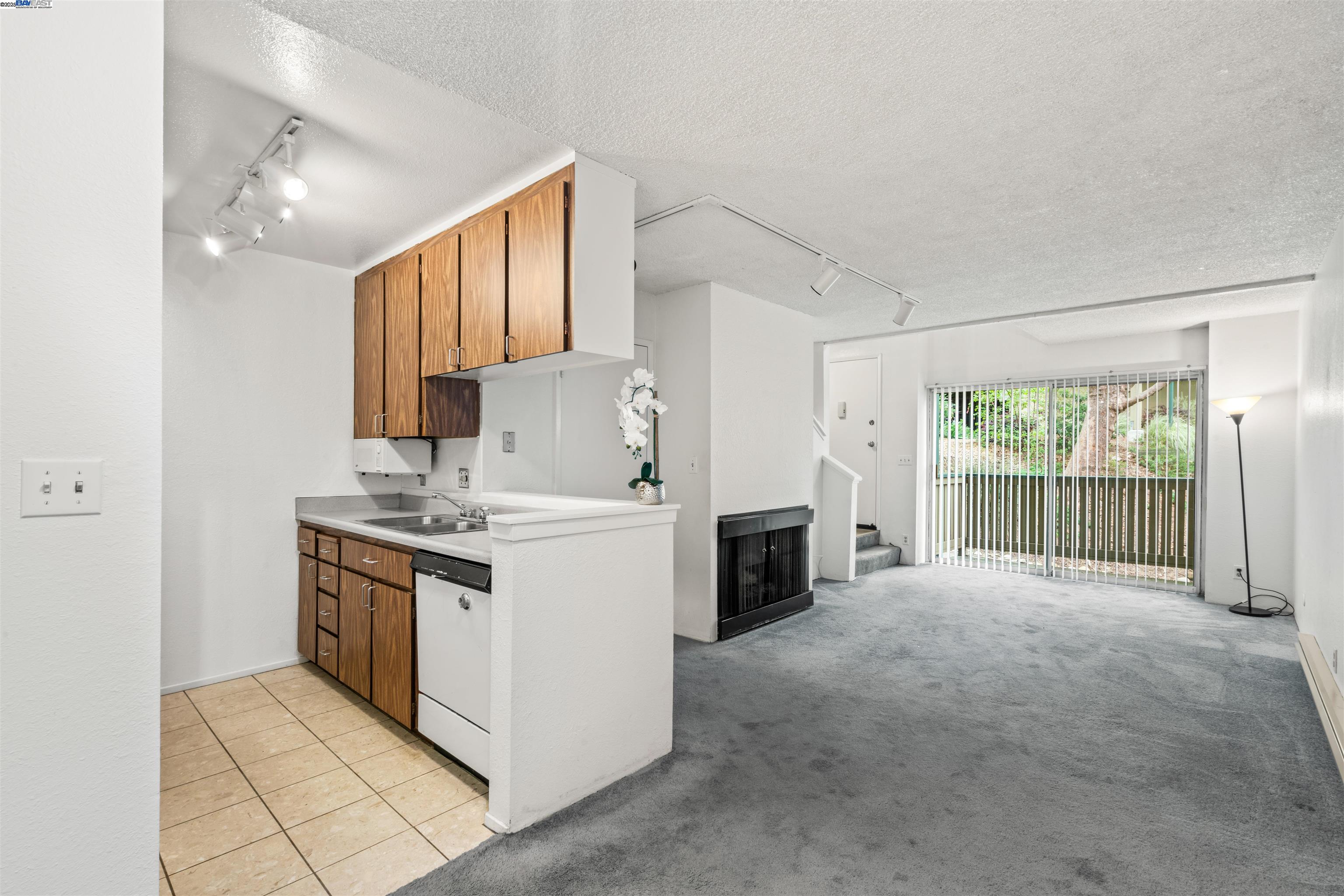 Detail Gallery Image 9 of 40 For 374 Imperial Way #2,  Daly City,  CA 94015-2529 - 1 Beds | 1 Baths