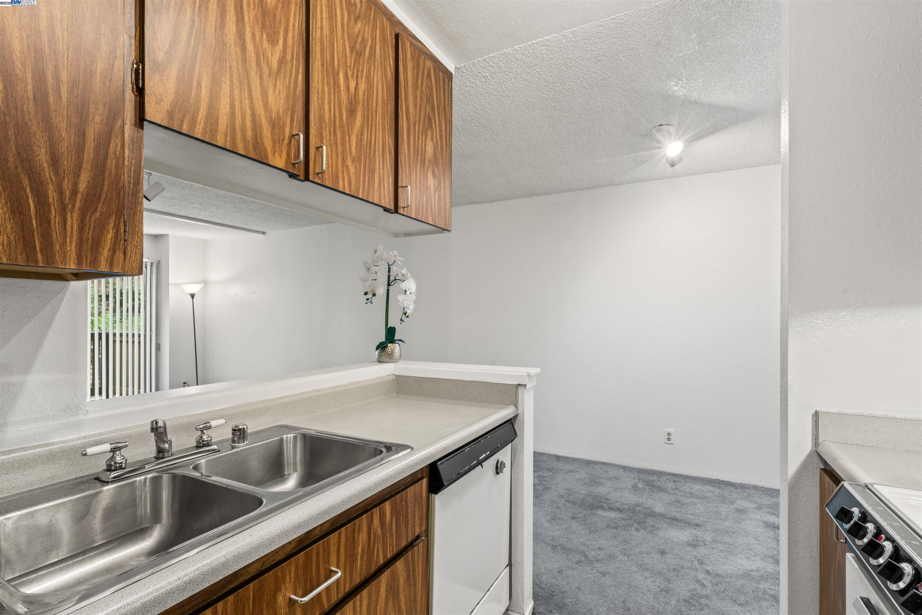 Detail Gallery Image 10 of 40 For 374 Imperial Way #2,  Daly City,  CA 94015-2529 - 1 Beds | 1 Baths