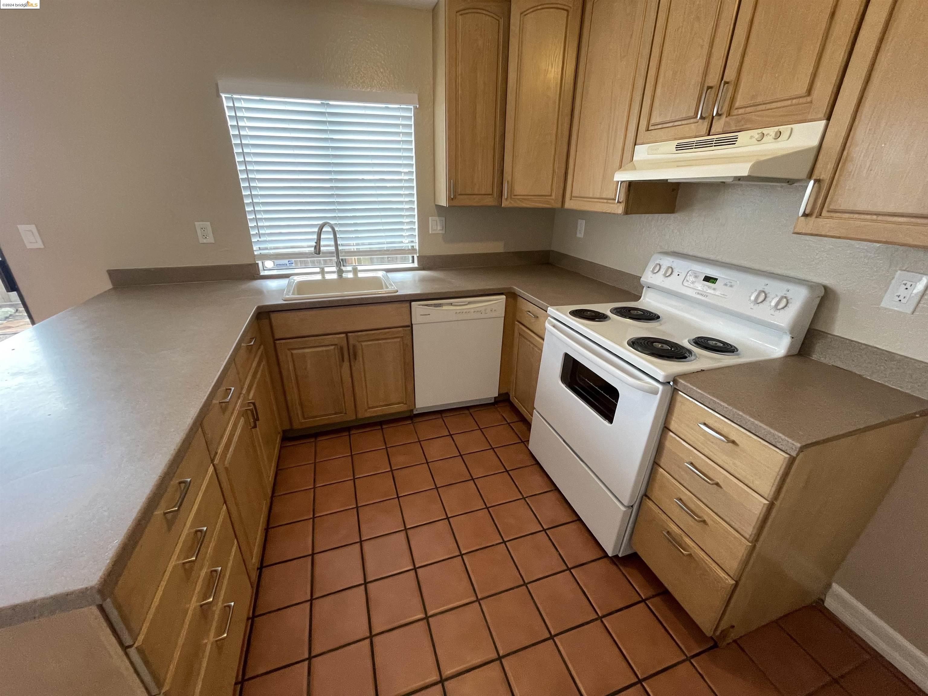 Photo #2: 41068056 Listing 