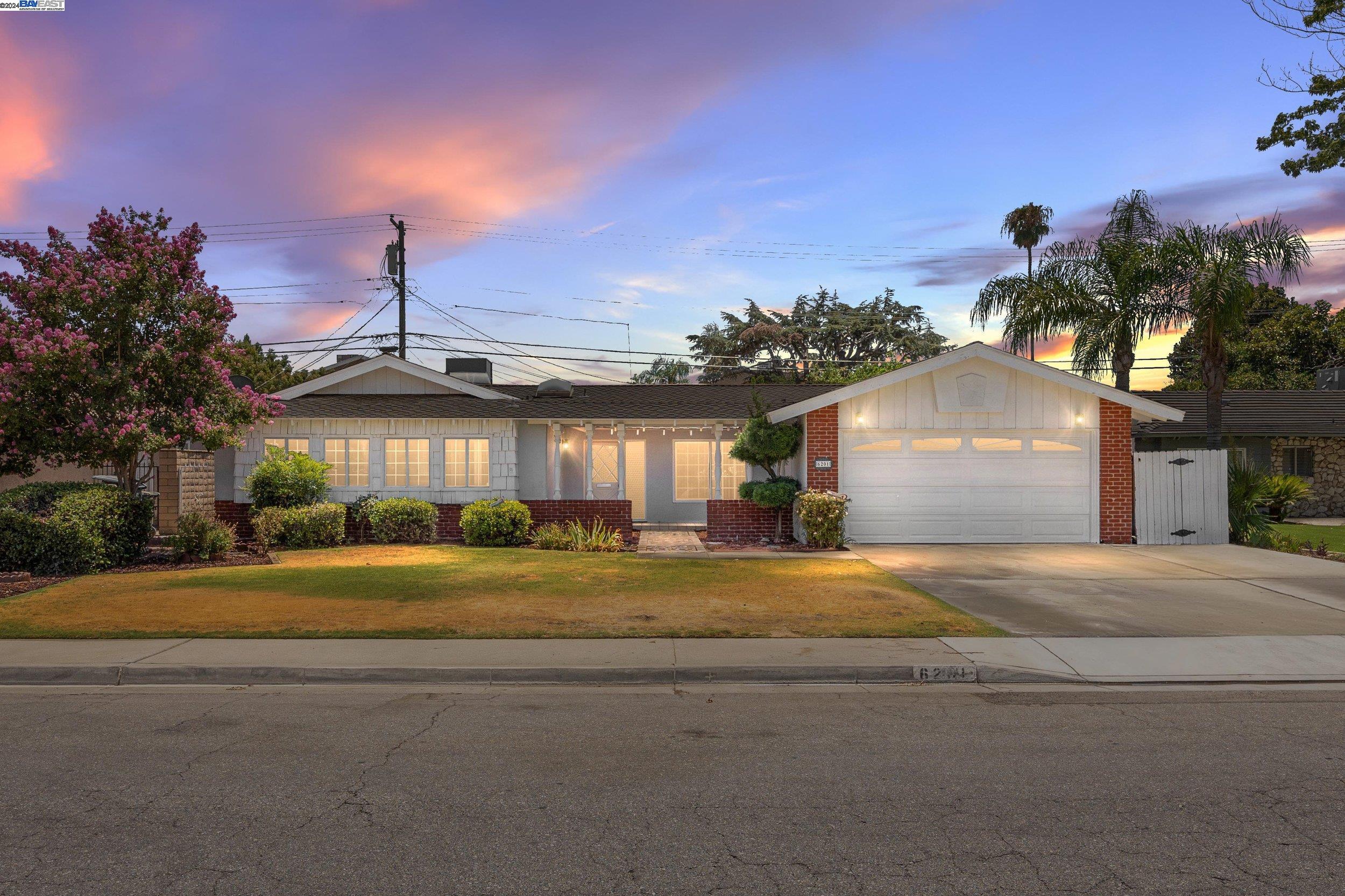 Detail Gallery Image 1 of 36 For 6201 Hartman Ave, Bakersfield,  CA 93309 - 4 Beds | 2 Baths