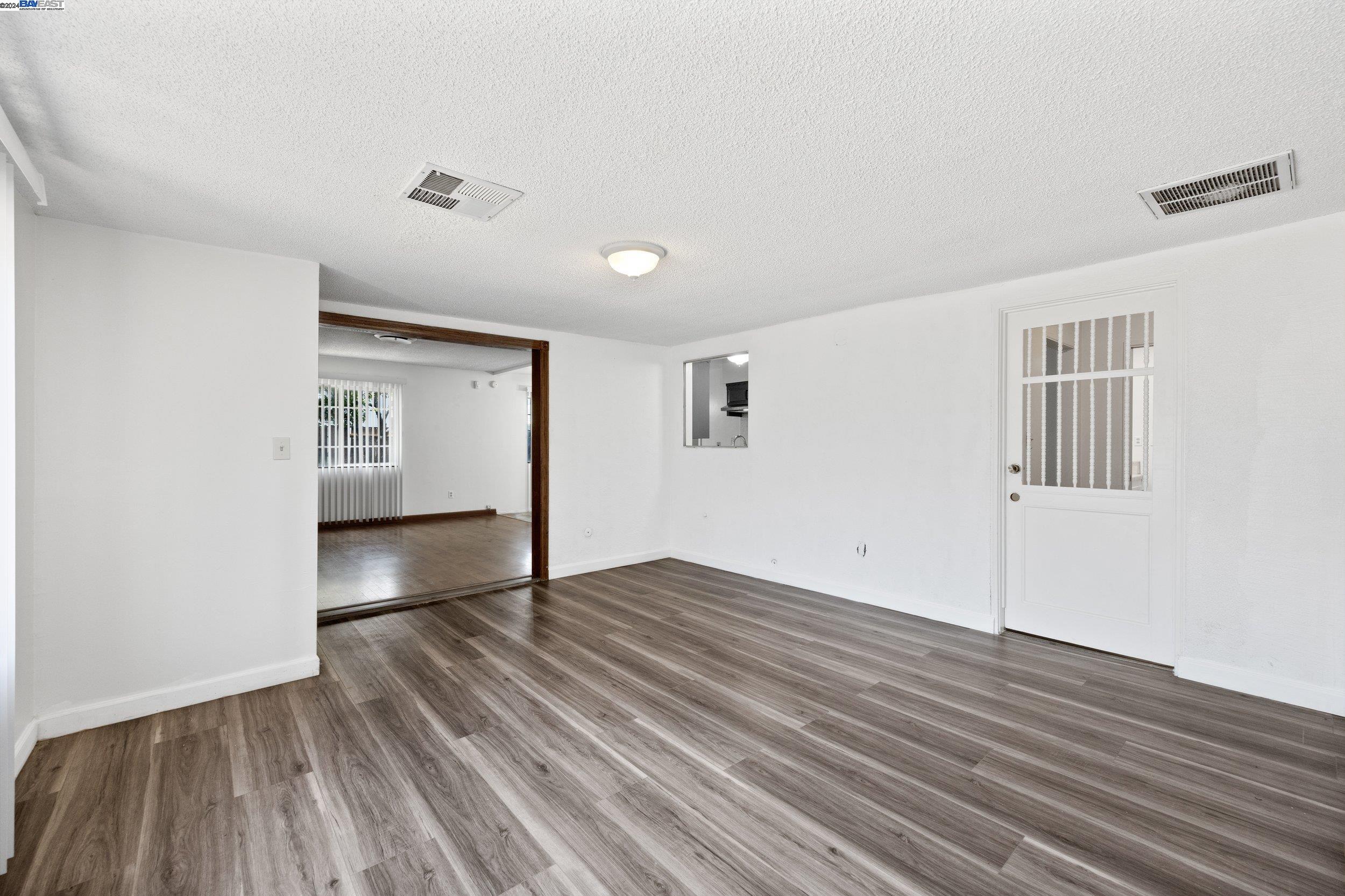 Detail Gallery Image 15 of 36 For 6201 Hartman Ave, Bakersfield,  CA 93309 - 4 Beds | 2 Baths