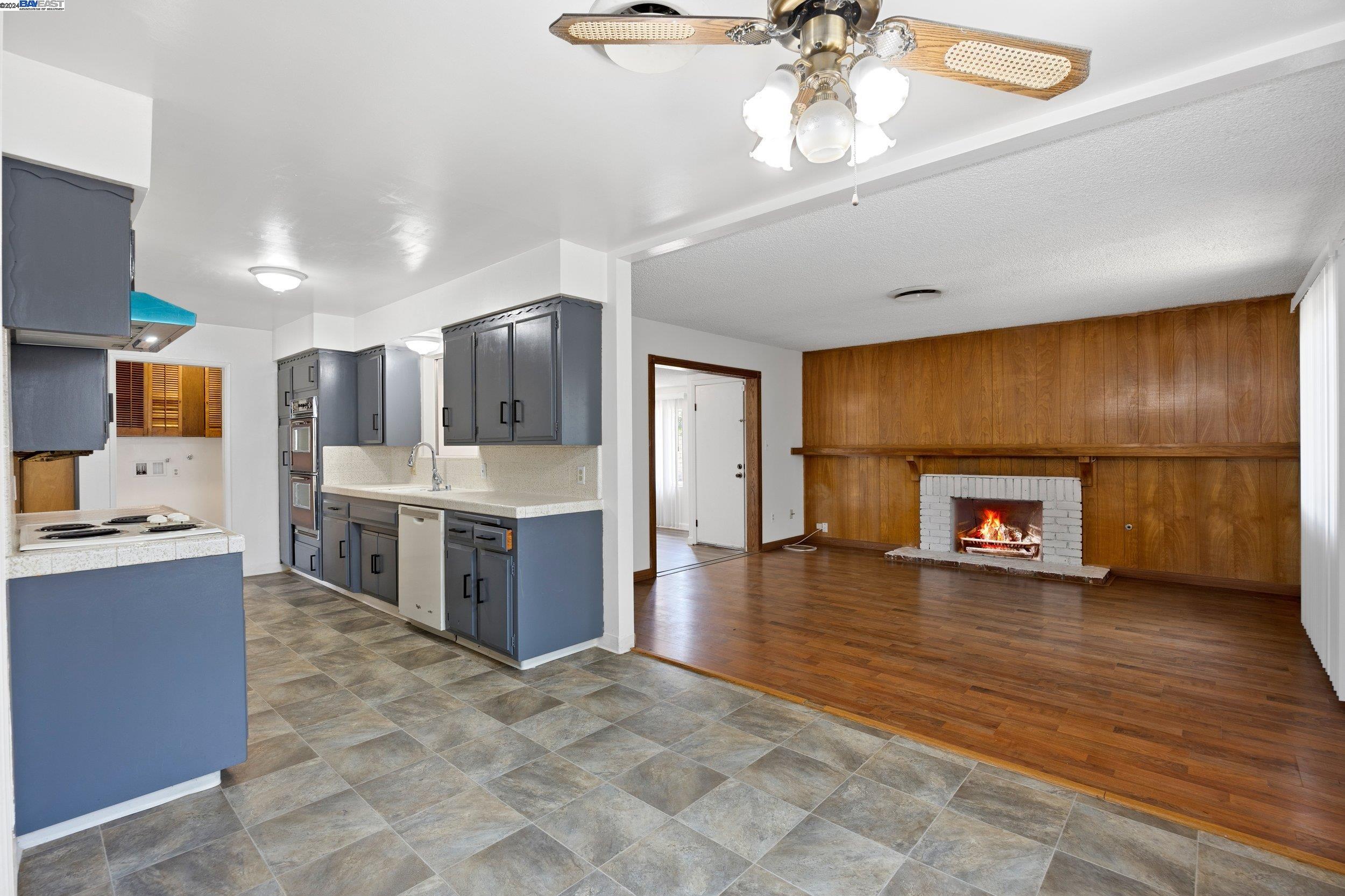 Detail Gallery Image 16 of 36 For 6201 Hartman Ave, Bakersfield,  CA 93309 - 4 Beds | 2 Baths