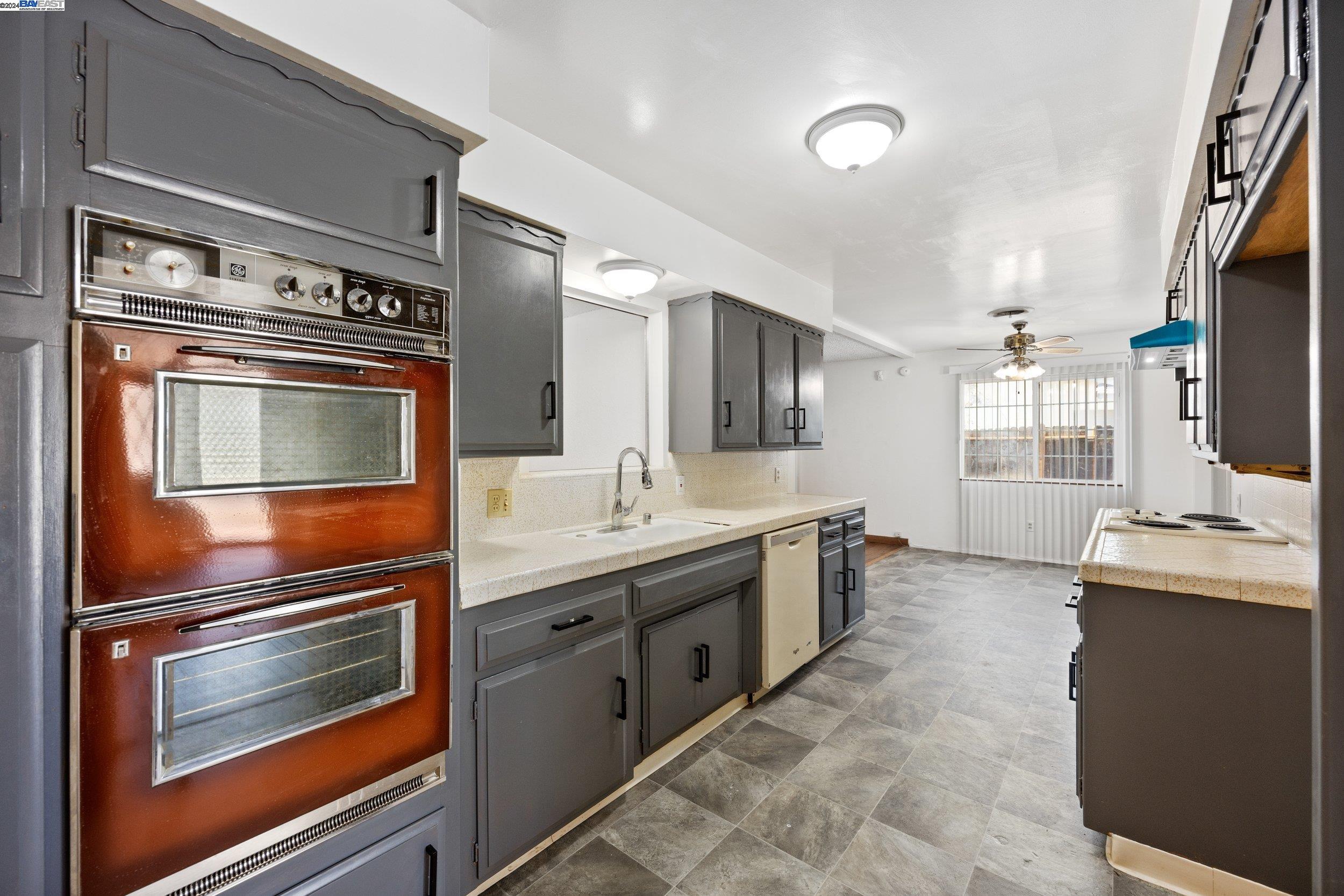 Detail Gallery Image 19 of 36 For 6201 Hartman Ave, Bakersfield,  CA 93309 - 4 Beds | 2 Baths