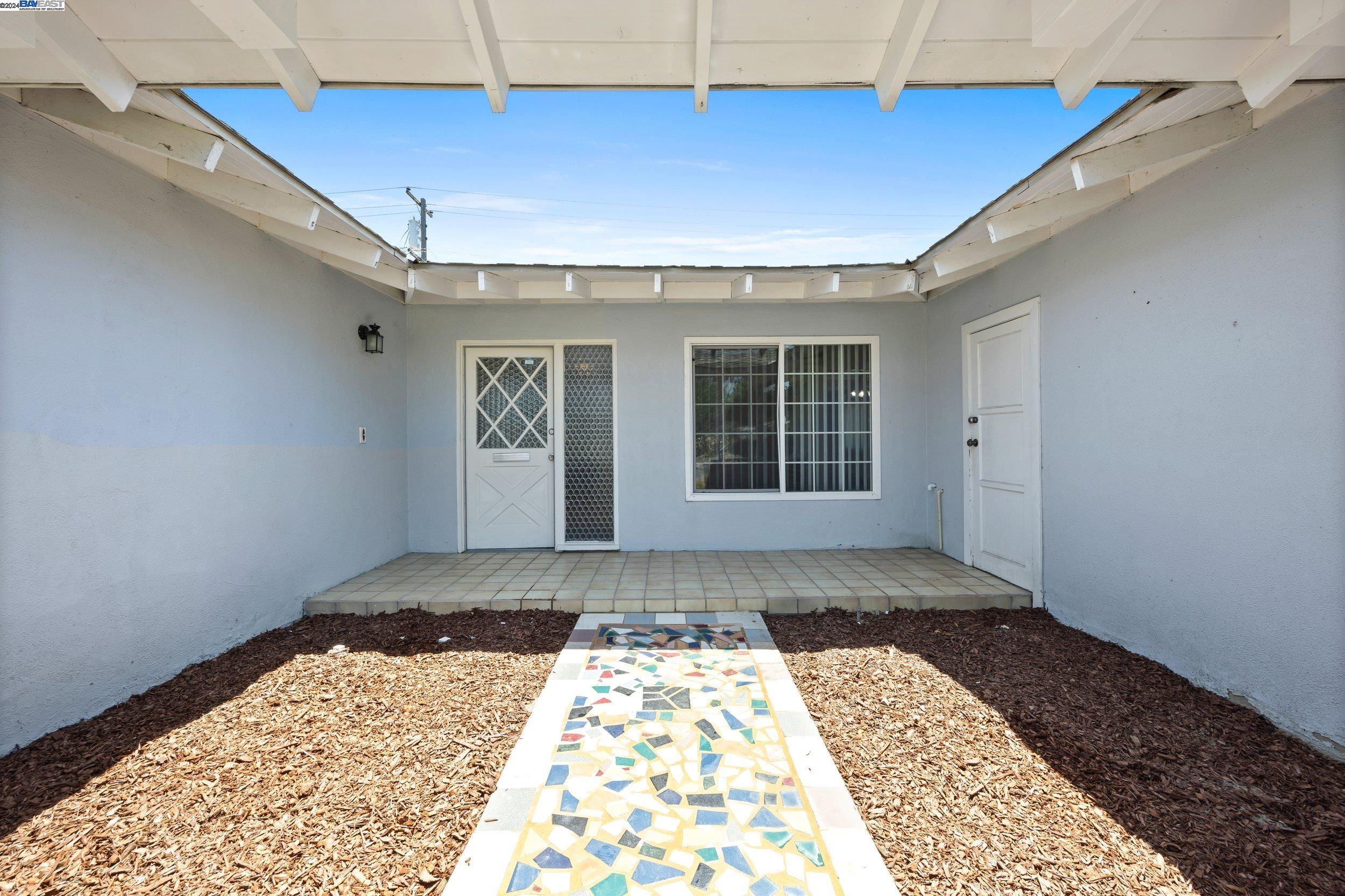Detail Gallery Image 5 of 36 For 6201 Hartman Ave, Bakersfield,  CA 93309 - 4 Beds | 2 Baths