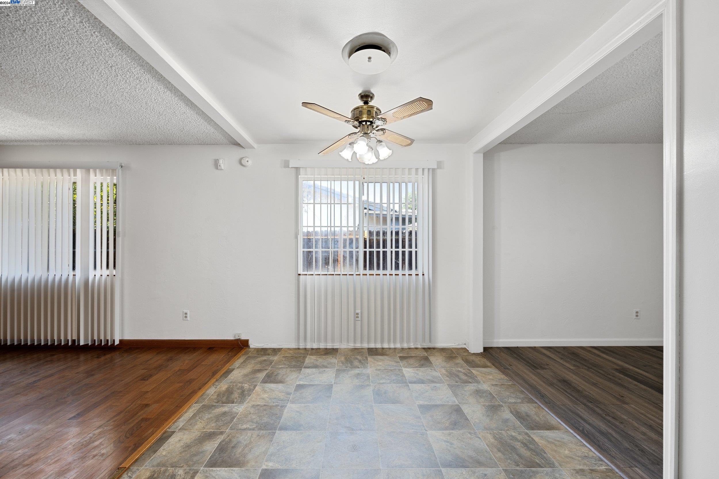 Detail Gallery Image 10 of 36 For 6201 Hartman Ave, Bakersfield,  CA 93309 - 4 Beds | 2 Baths