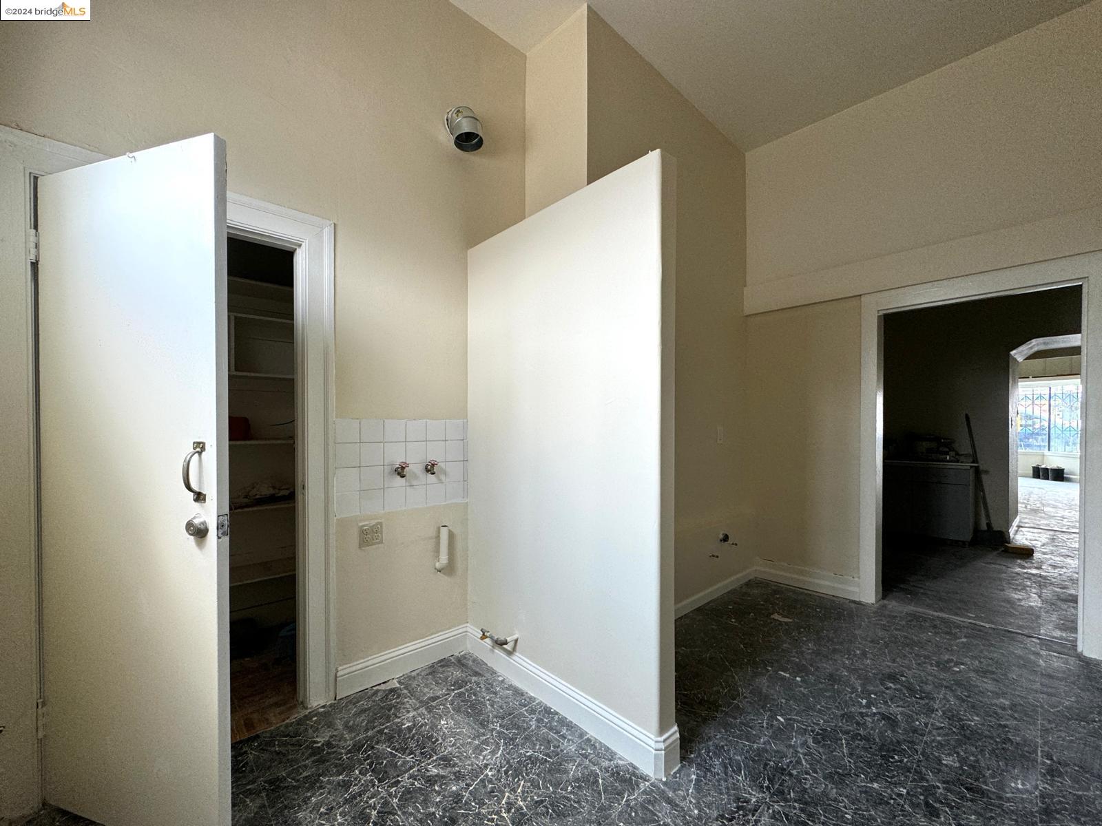 Detail Gallery Image 11 of 18 For 3017 Foothill Blvd, Oakland,  CA 94601 - – Beds | – Baths