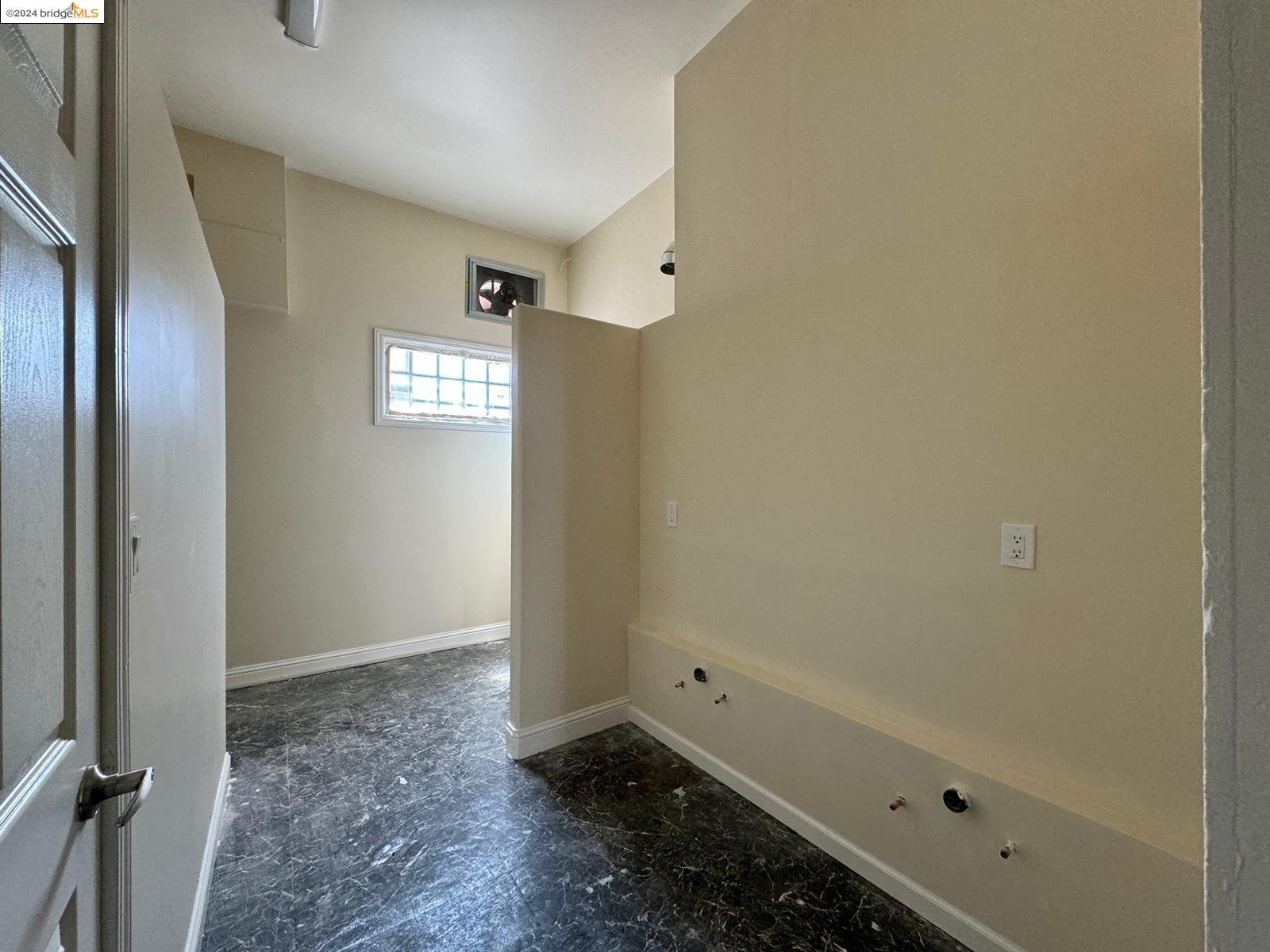 Detail Gallery Image 12 of 18 For 3017 Foothill Blvd, Oakland,  CA 94601 - – Beds | – Baths