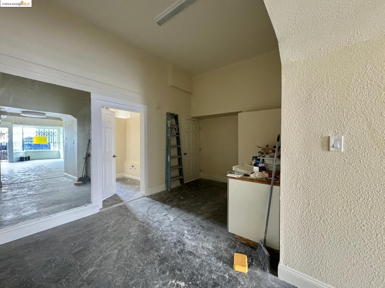Detail Gallery Image 4 of 18 For 3017 Foothill Blvd, Oakland,  CA 94601 - – Beds | – Baths