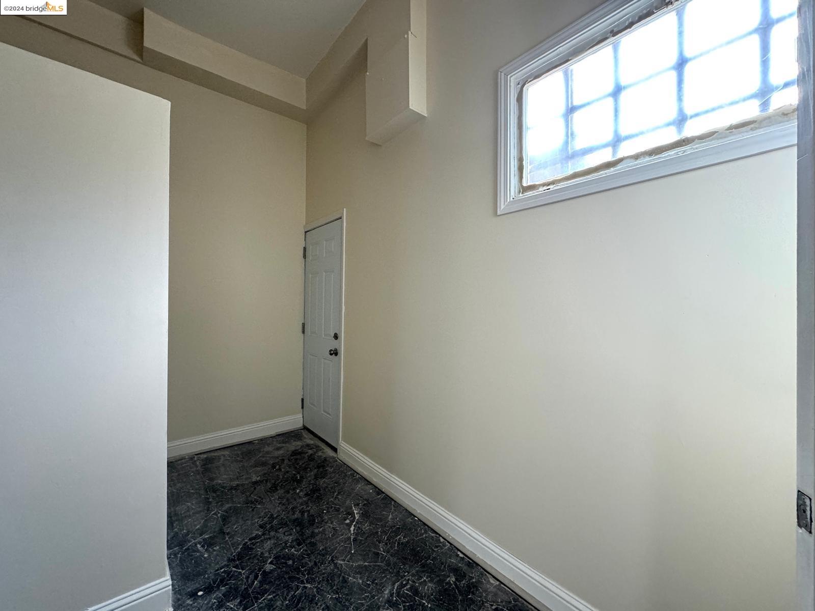 Detail Gallery Image 6 of 18 For 3017 Foothill Blvd, Oakland,  CA 94601 - – Beds | – Baths