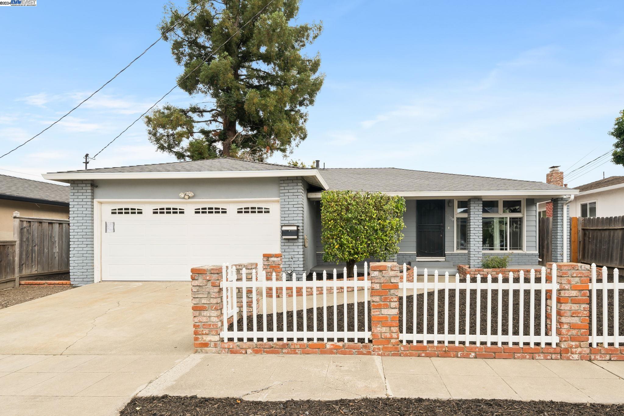Detail Gallery Image 1 of 1 For 2559 Bradford Ave, Hayward,  CA 94545 - 3 Beds | 2 Baths