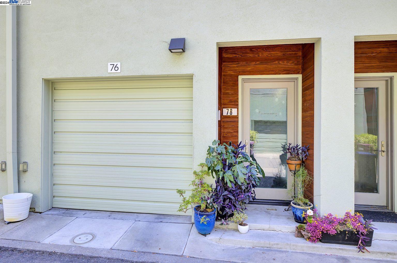 More Details about MLS # 41068177 : 76 GLASHAUS LOOP