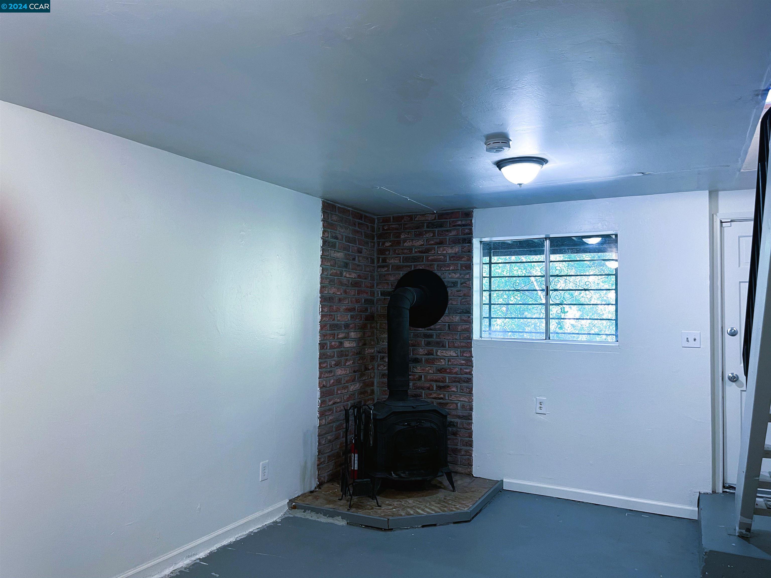 Detail Gallery Image 11 of 11 For 5023 San Pablo Dam Rd. #C,  El Sobrante,  CA 94803 - 3 Beds | 1/1 Baths