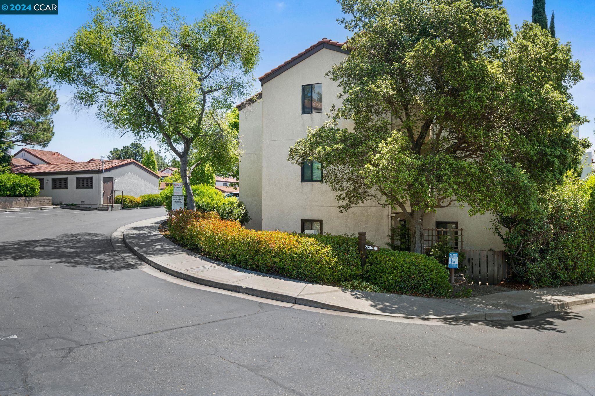 MLS: 41068195 Condo For Sale