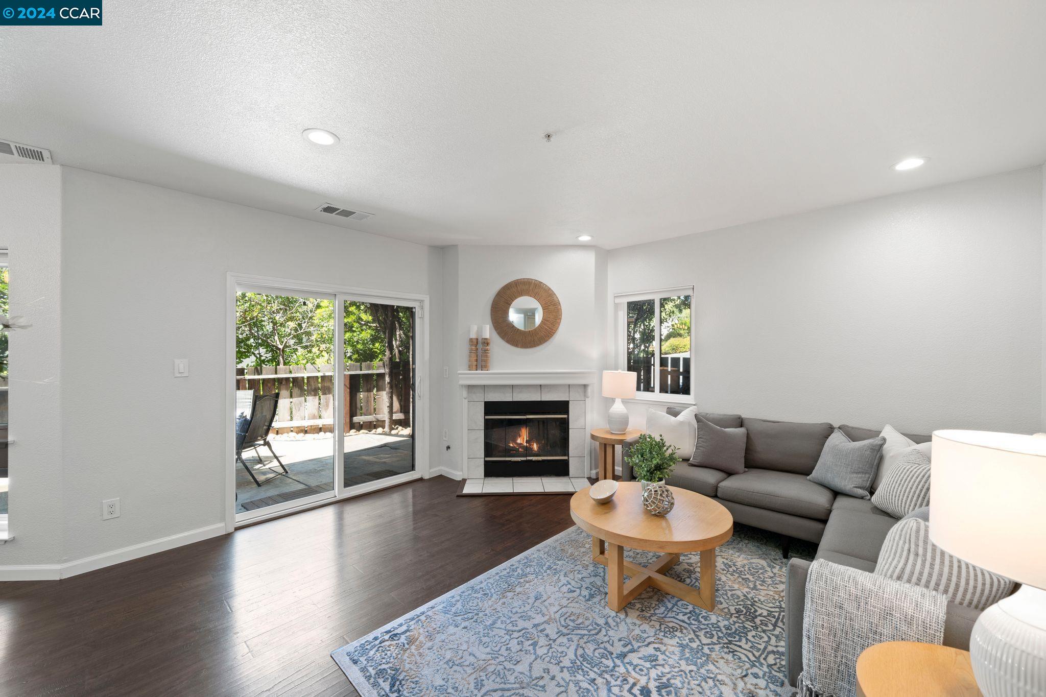 Photo #2: 41068195 Listing 