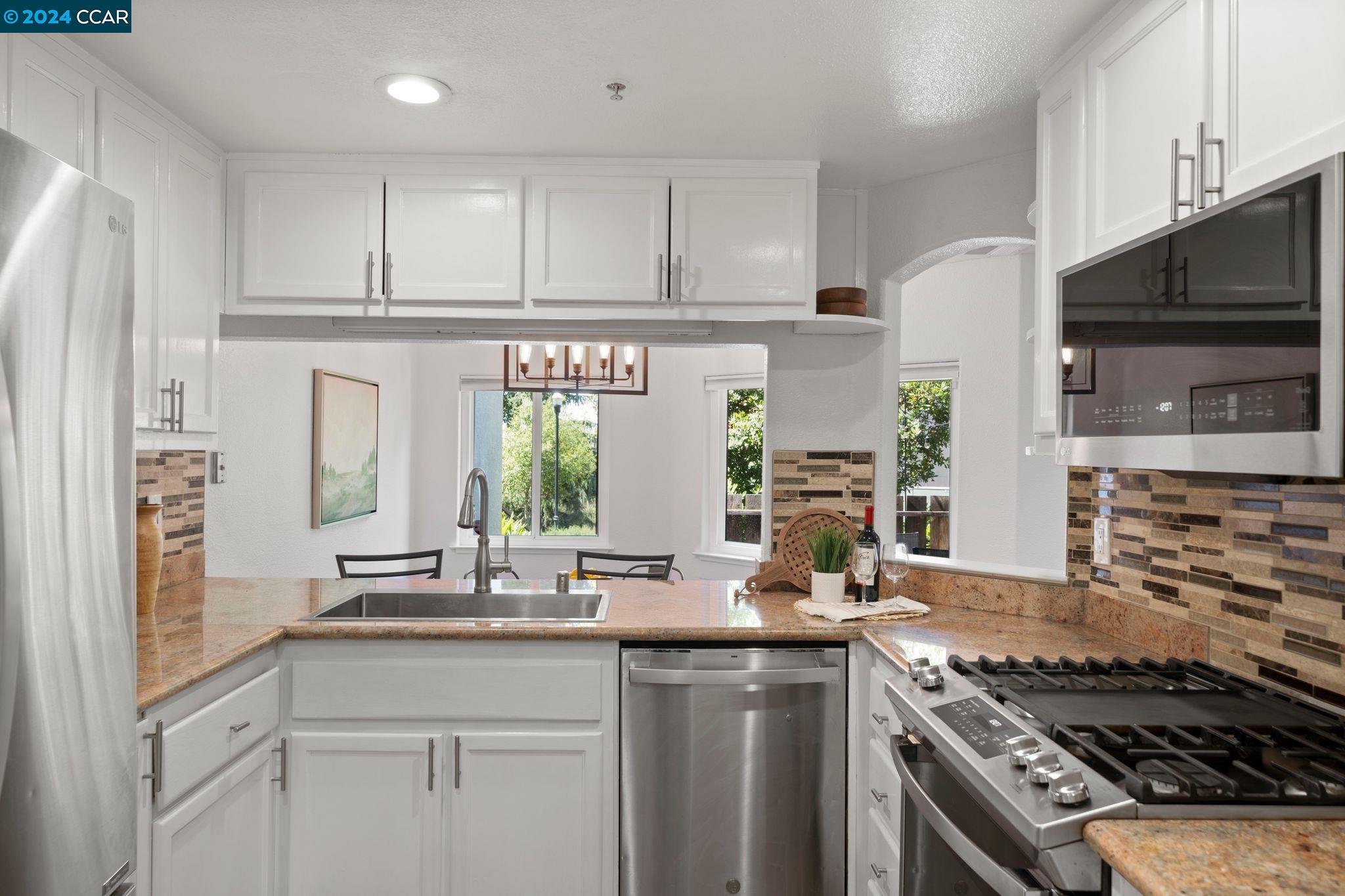 Photo #3: 41068195 Listing 
