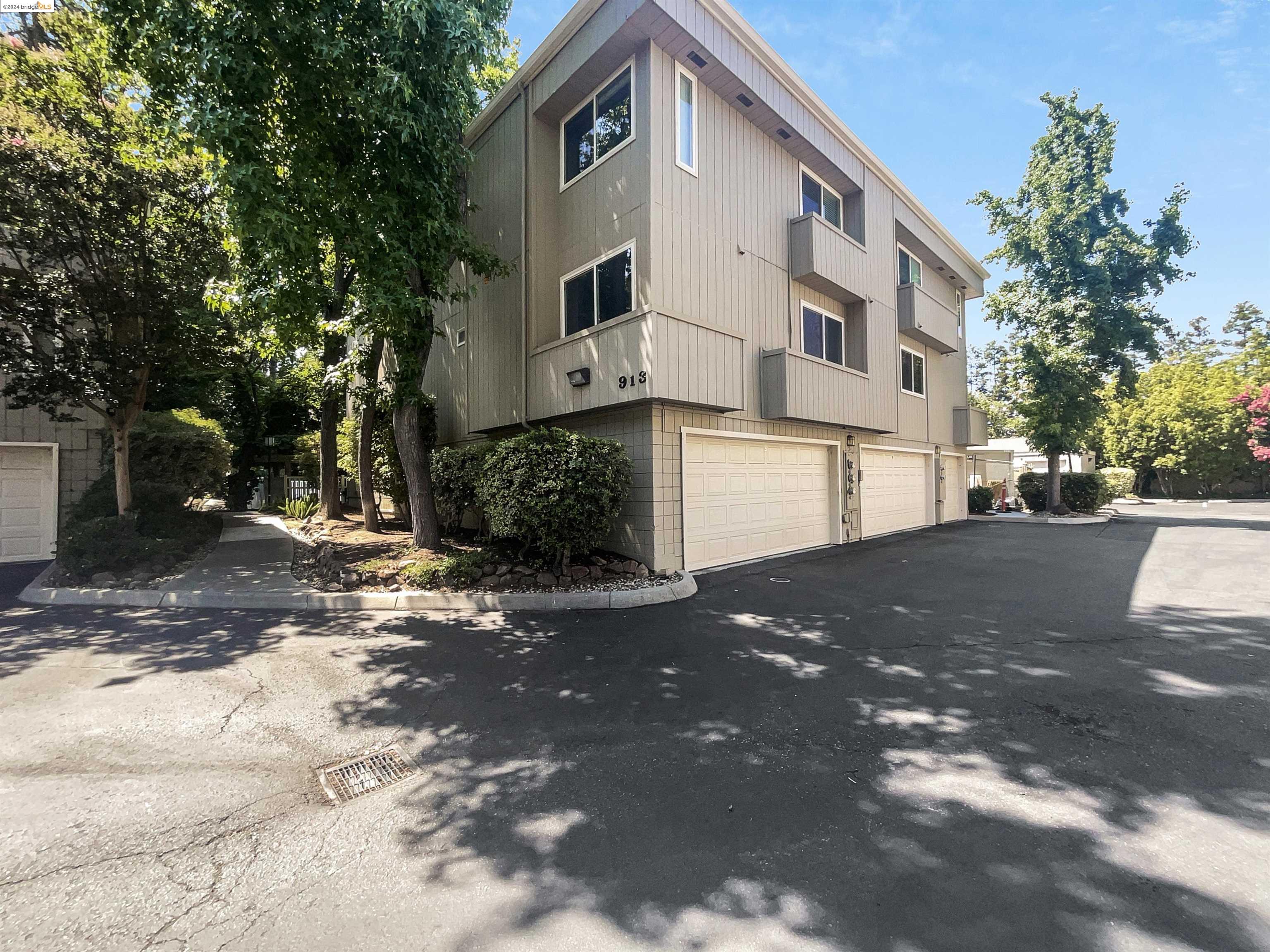 Detail Gallery Image 1 of 1 For 913 Apricot #C,  Campbell,  CA 95008 - 2 Beds | 2 Baths