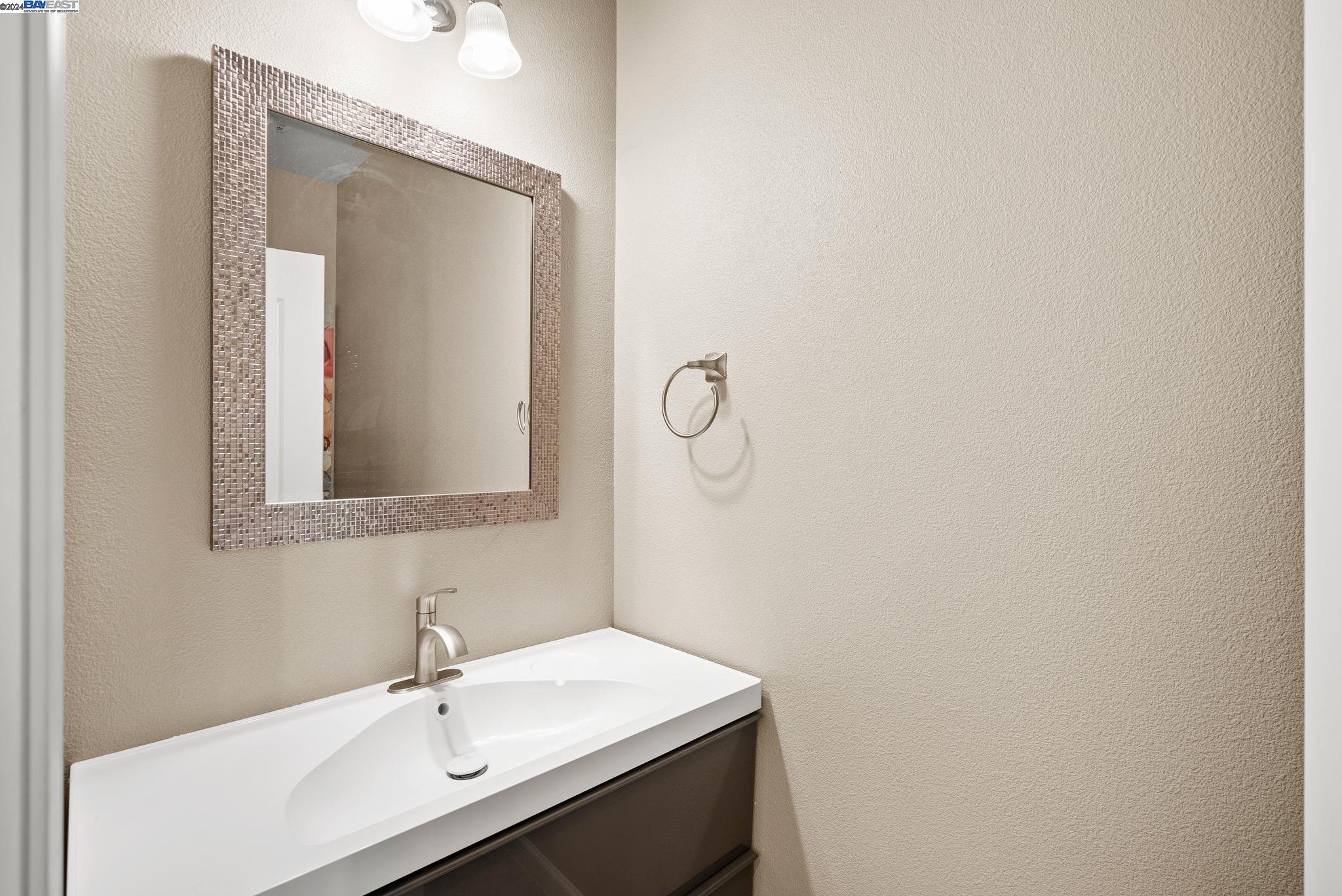 Detail Gallery Image 14 of 39 For 82 Caspian Way, Gilroy,  CA 95020 - 3 Beds | 2/1 Baths