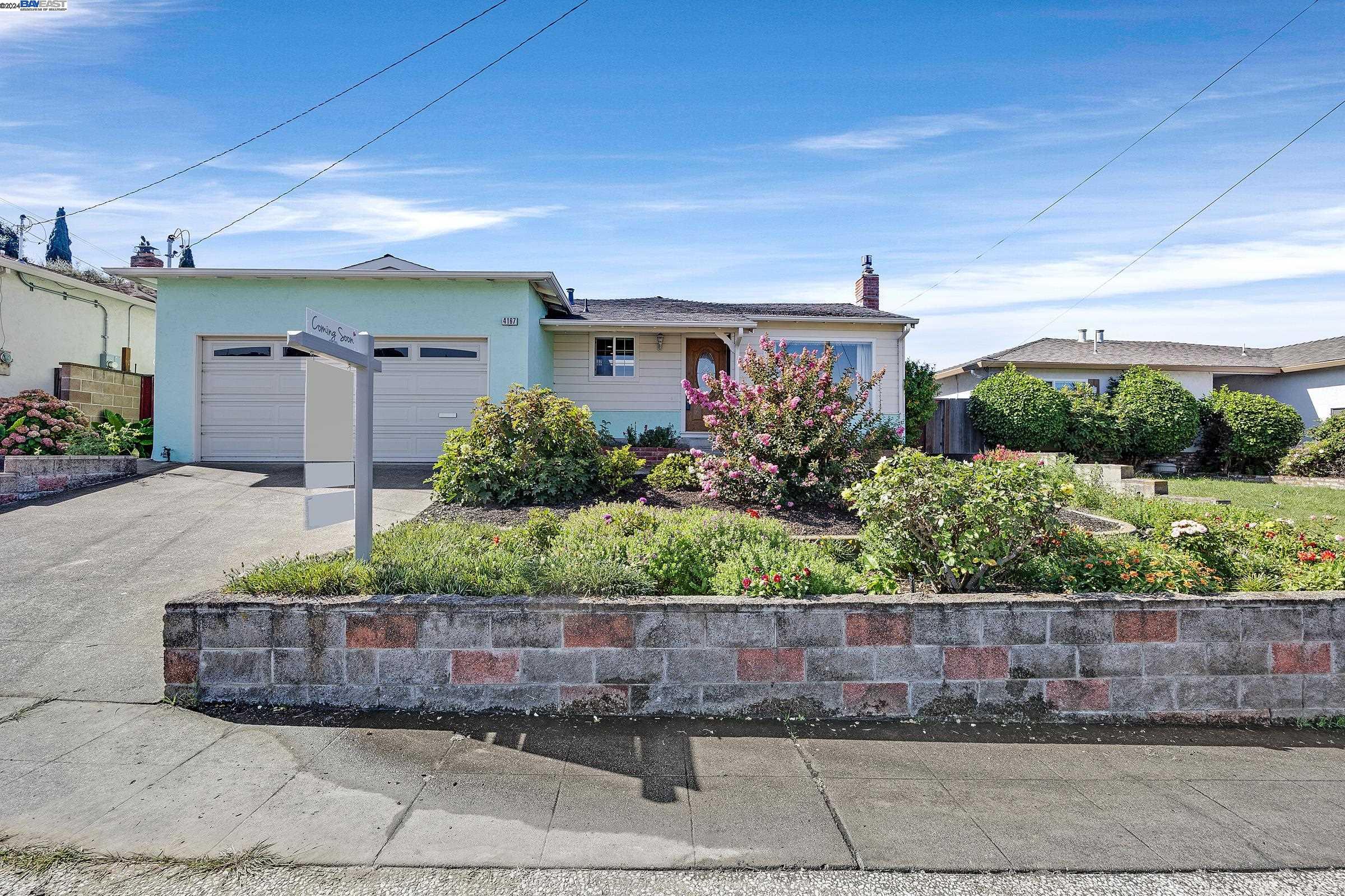 Detail Gallery Image 1 of 1 For 4167 Veronica Avenue, Castro Valley,  CA 94546-4611 - 3 Beds | 2 Baths