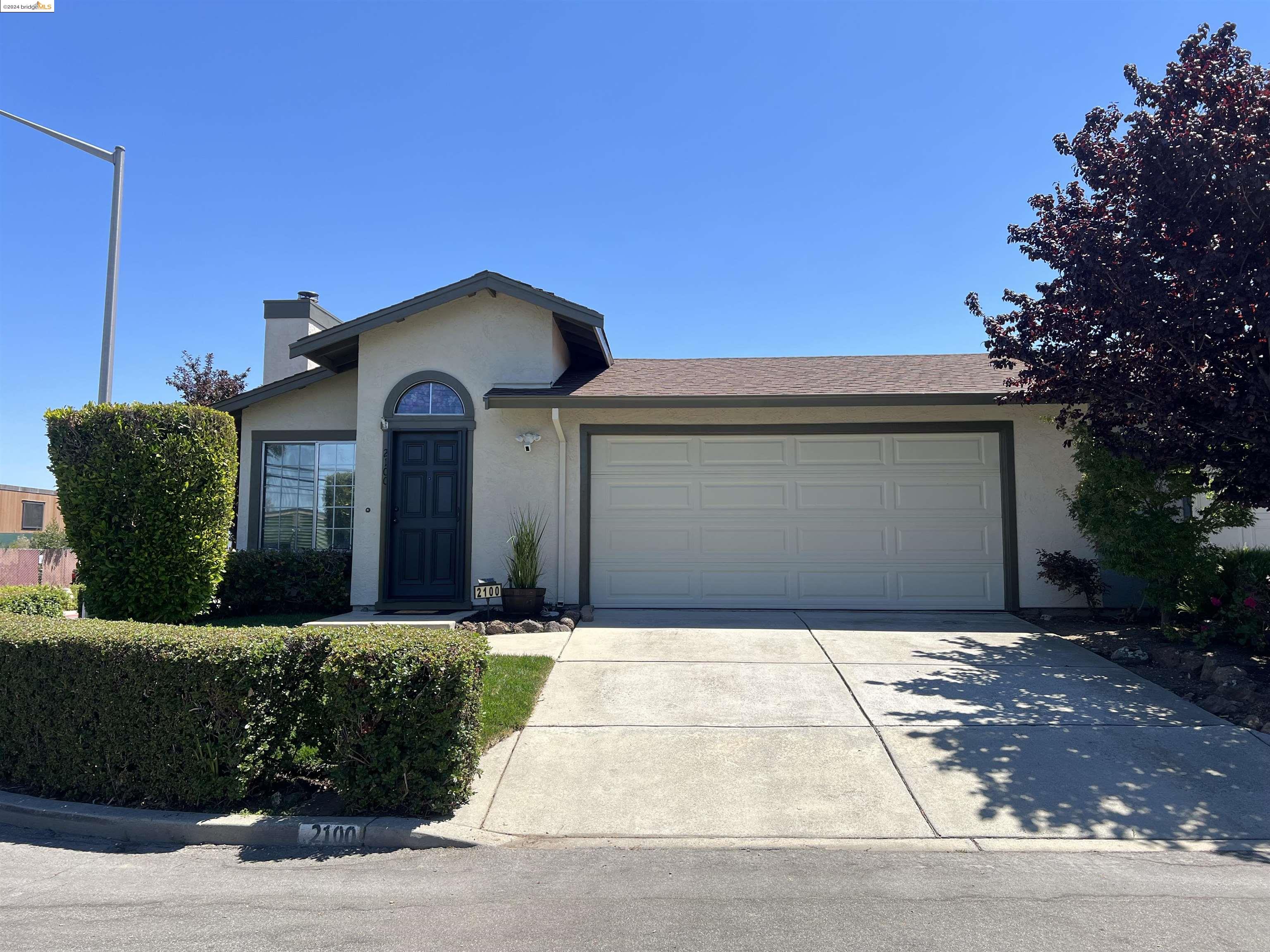 Detail Gallery Image 1 of 1 For 2100 Meadow View Pl, San Mateo,  CA 94401 - 2 Beds | 2 Baths