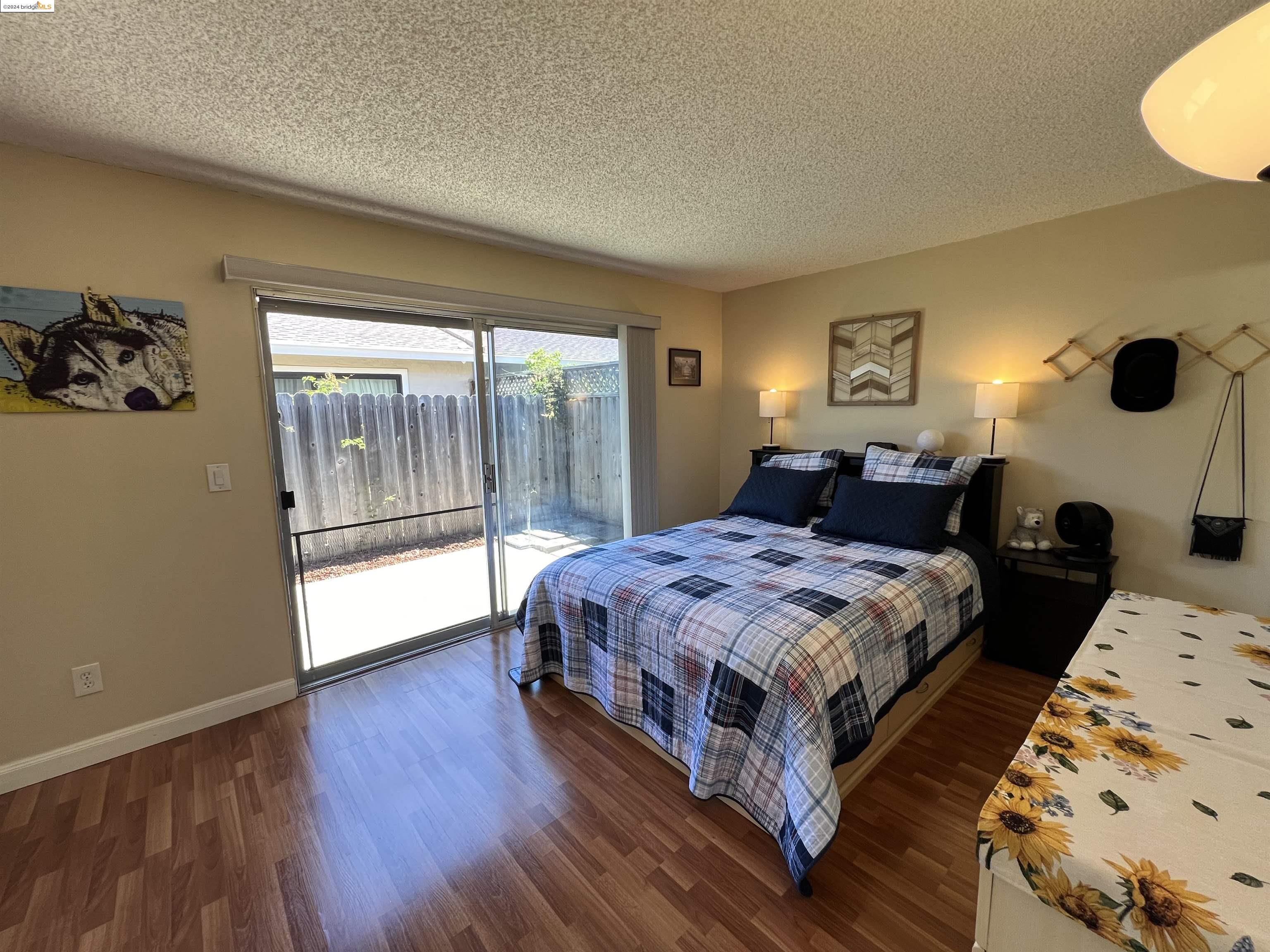 Detail Gallery Image 22 of 44 For 2100 Meadow View Pl, San Mateo,  CA 94401 - 2 Beds | 2 Baths