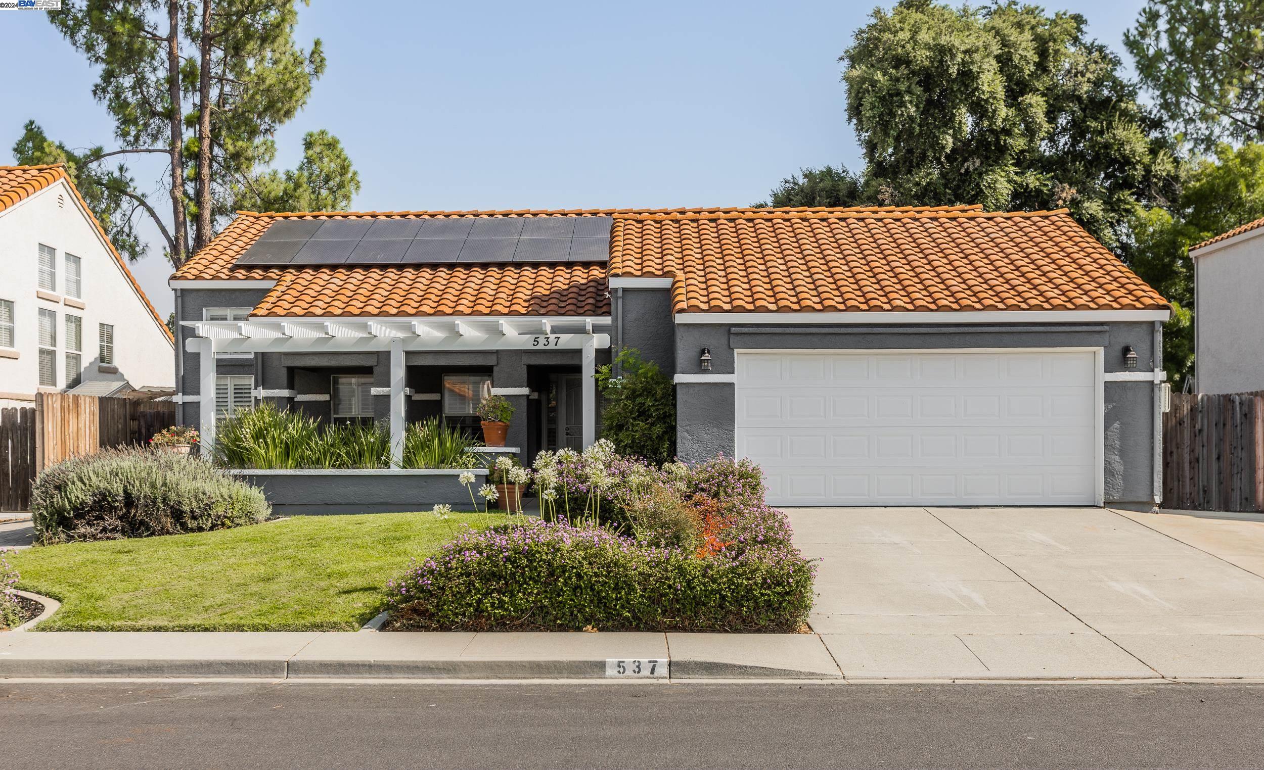 Detail Gallery Image 1 of 1 For 537 Morningstar Way, Vacaville,  CA 95687 - 3 Beds | 2 Baths