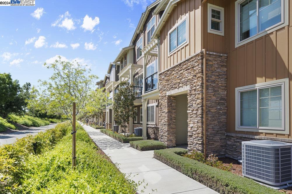 Photo #2: 41068486 Listing 