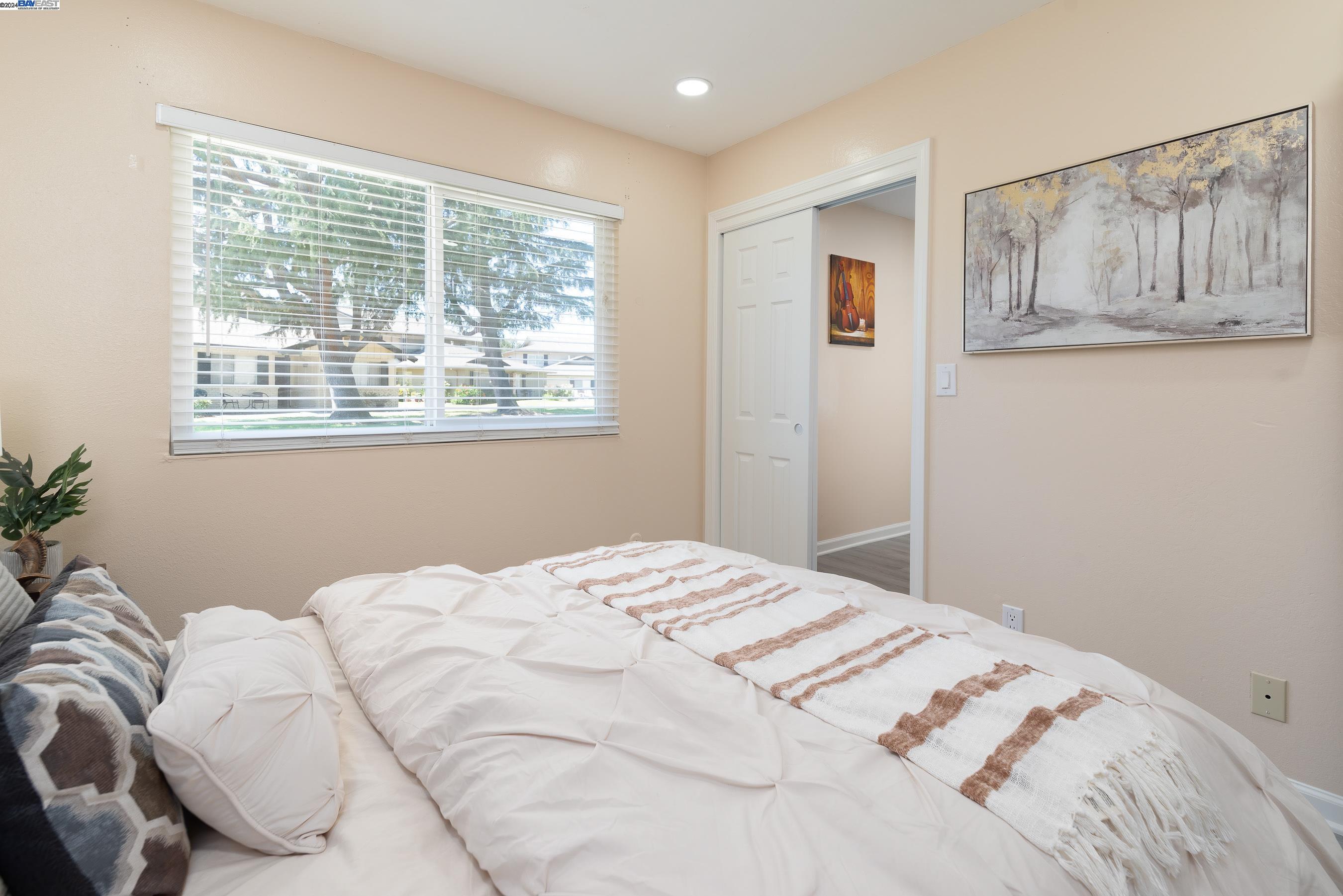 Detail Gallery Image 13 of 19 For 1049 Mohr Ln a,  Concord,  CA 94518 - 2 Beds | 1 Baths