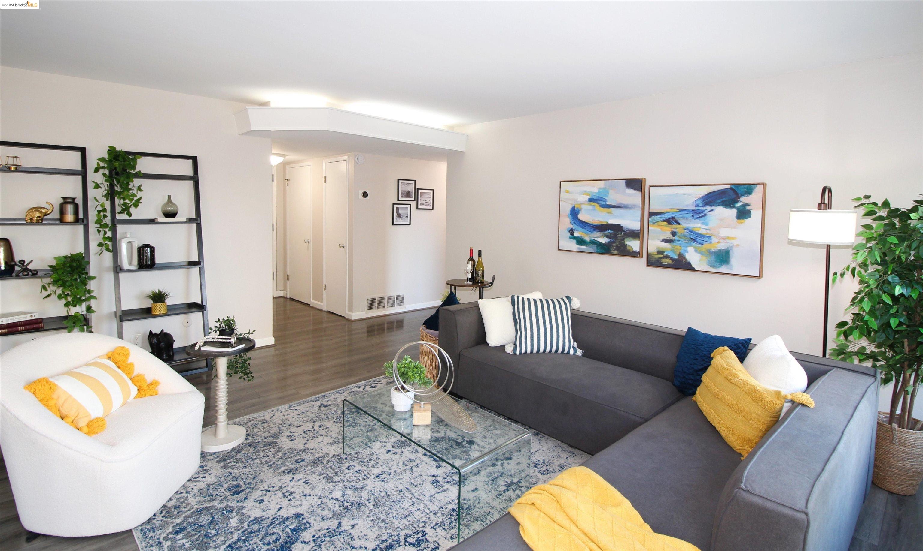 Photo #2: 41068543 Listing 