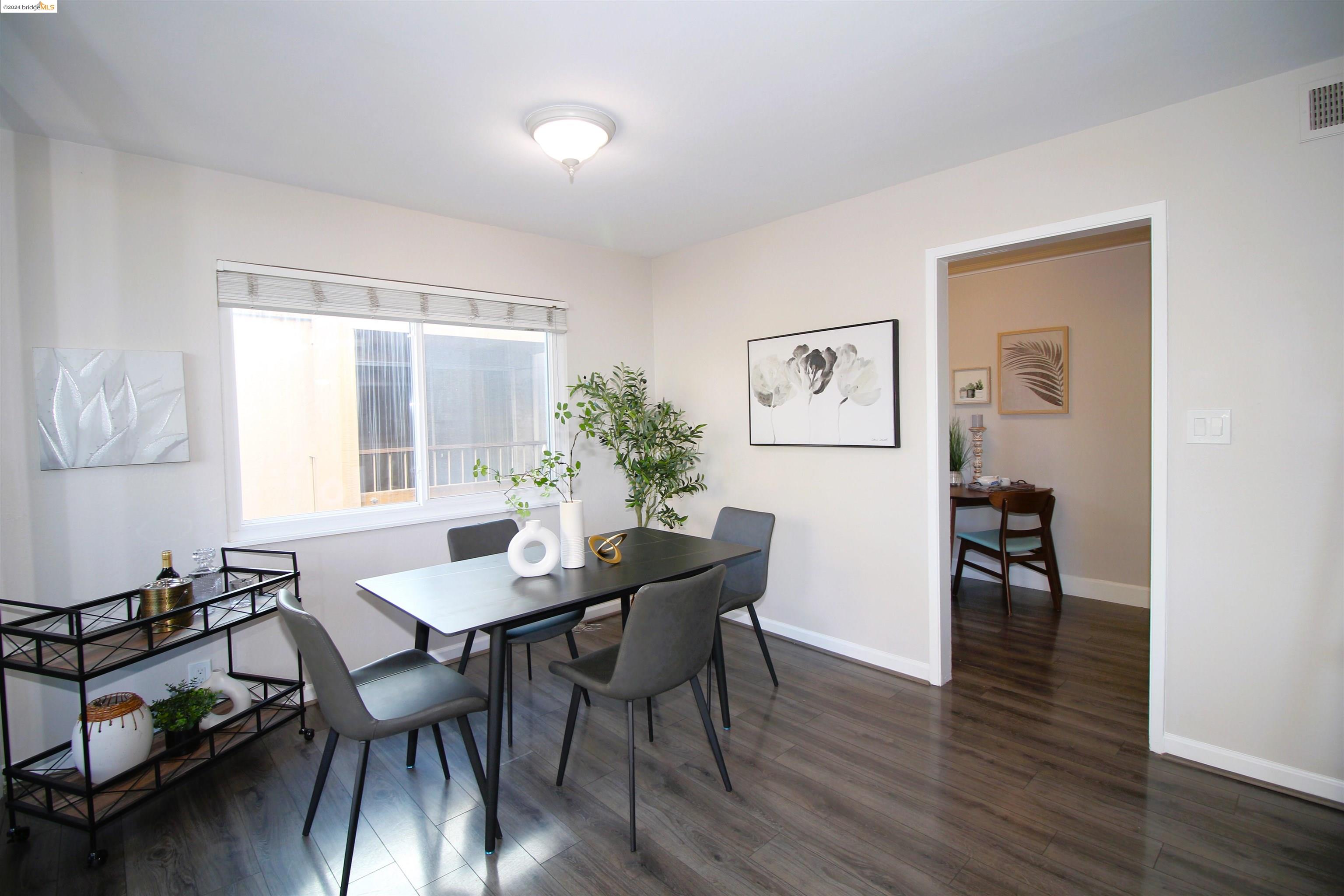 Photo #5: 41068543 Listing 