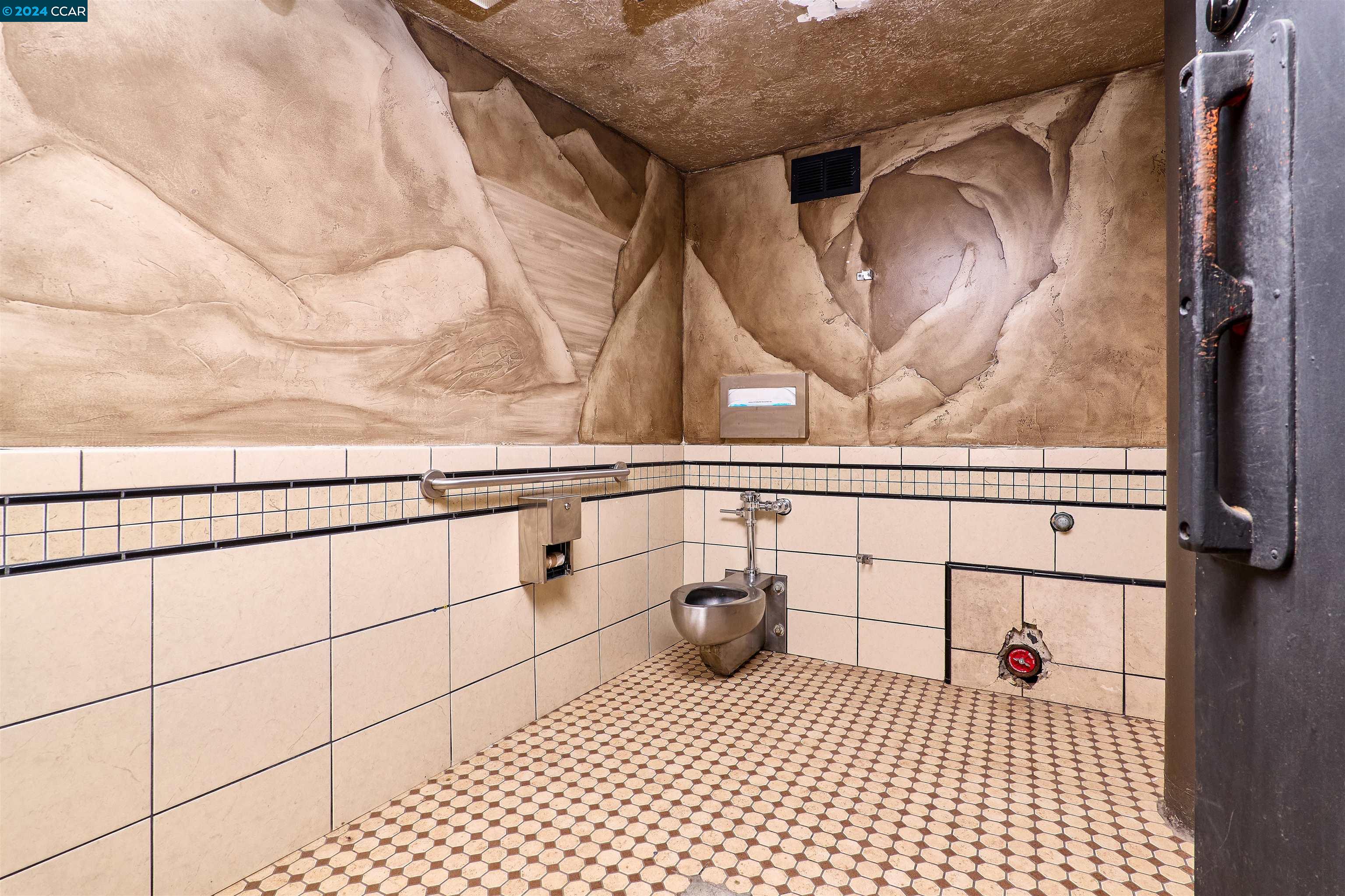 Detail Gallery Image 12 of 60 For 910 2nd St, Sacramento,  CA 95814 - – Beds | – Baths