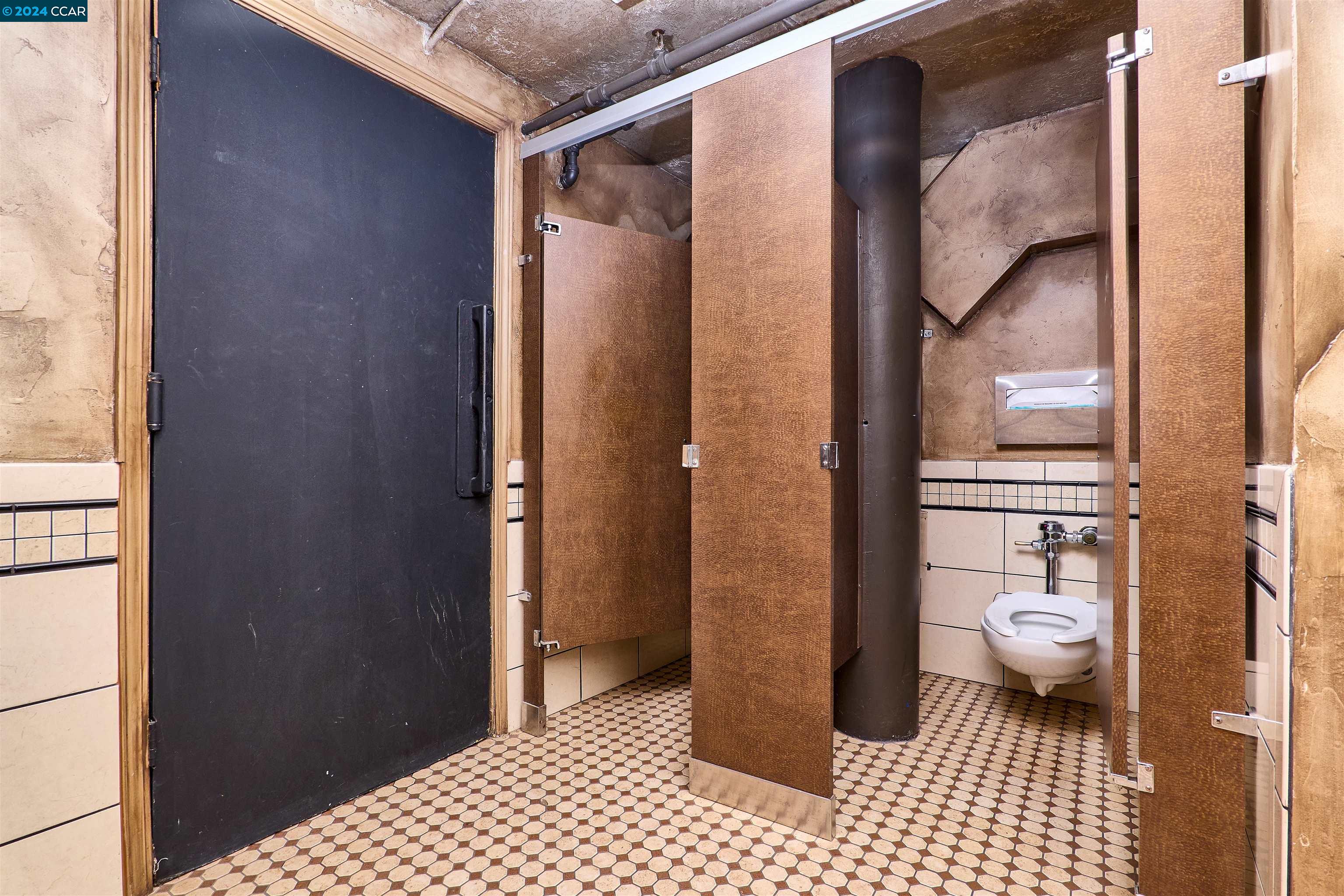 Detail Gallery Image 13 of 60 For 910 2nd St, Sacramento,  CA 95814 - – Beds | – Baths