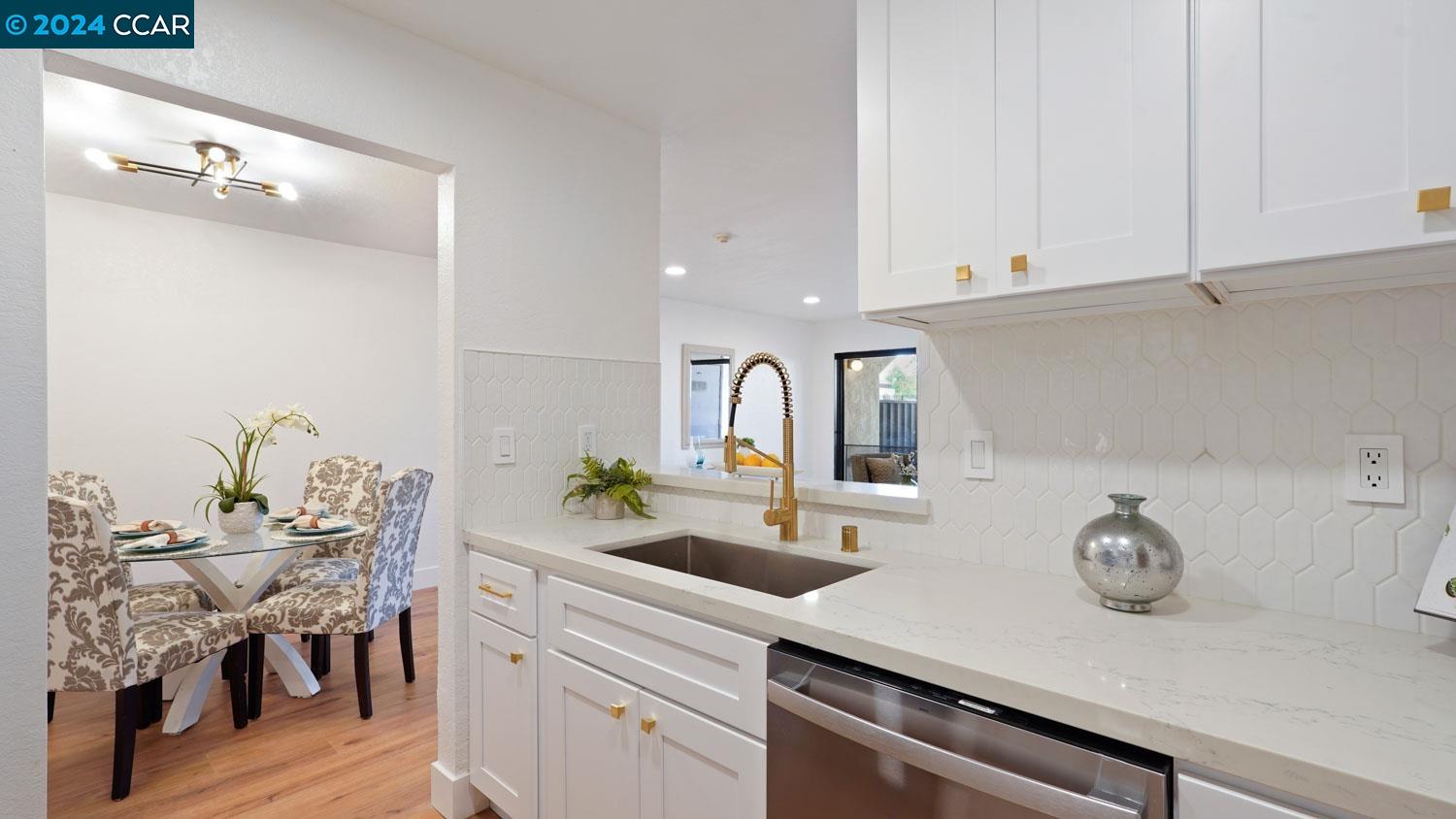 Photo #3: 41068604 Listing 