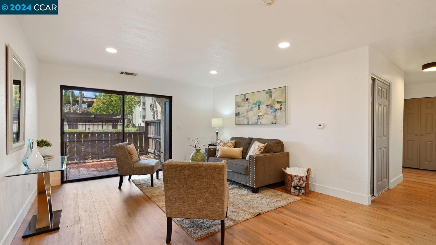 Photo #6: 41068604 Listing 