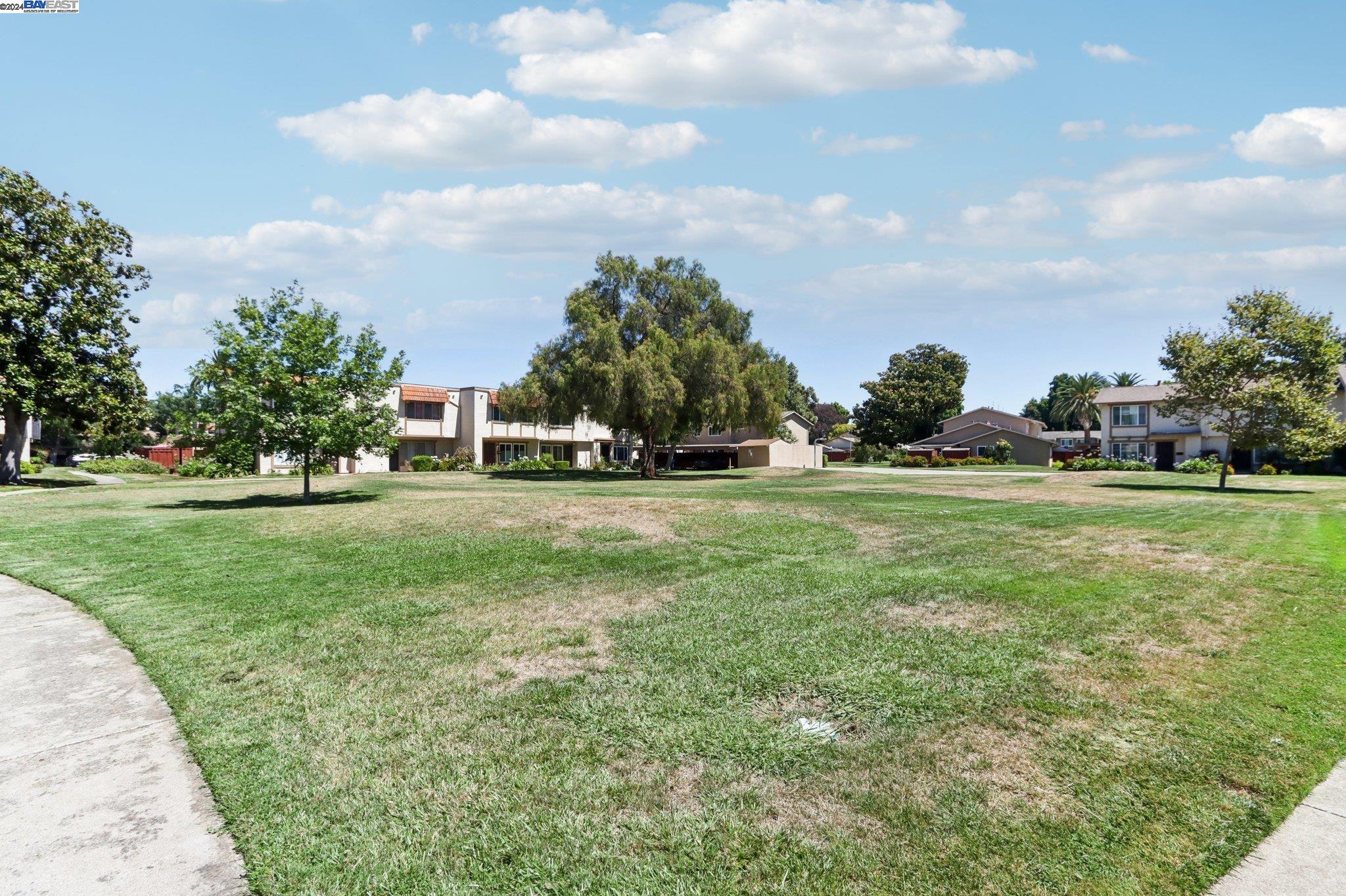 Photo #2: 41068628 Listing 