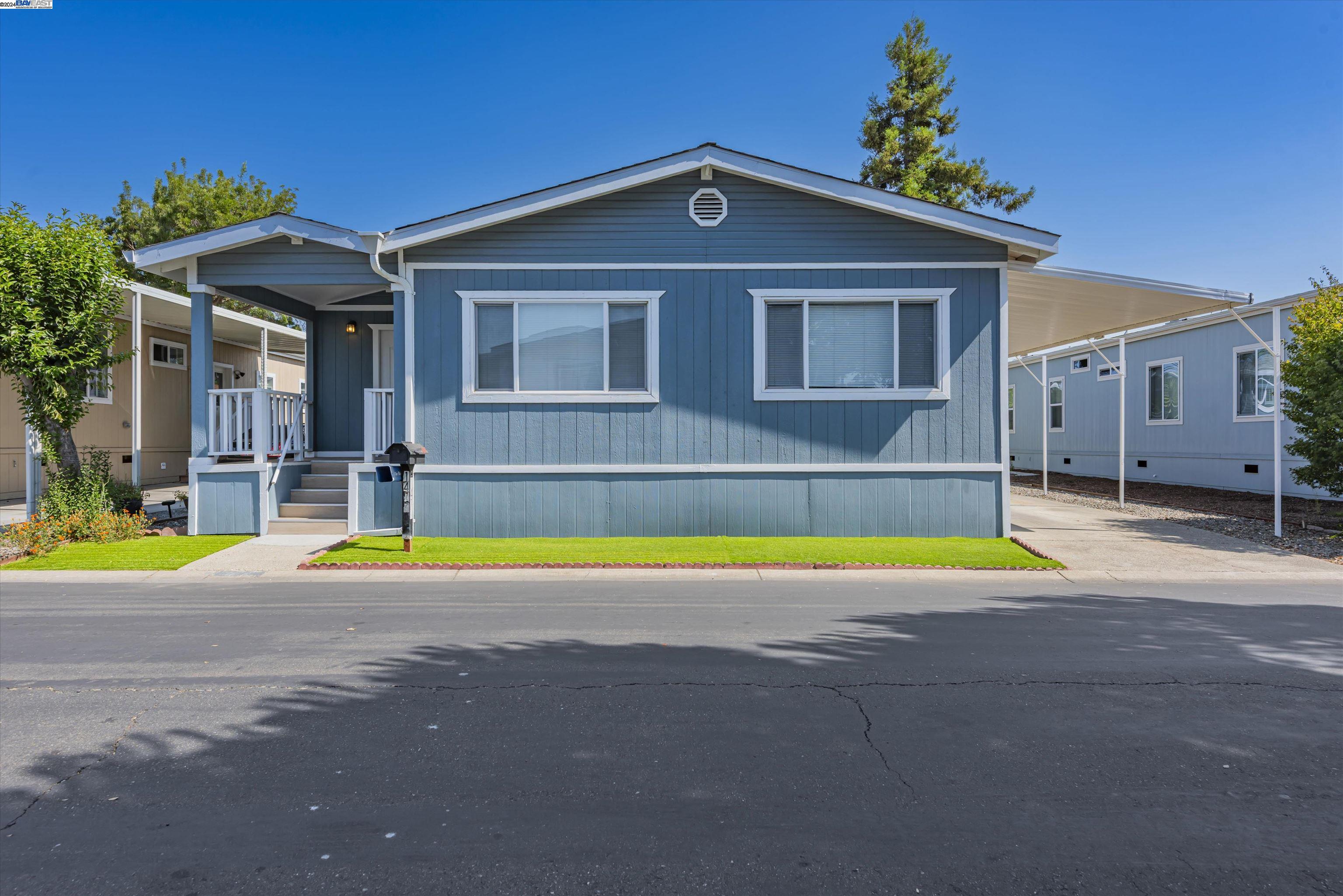 Detail Gallery Image 1 of 1 For 1479 Cartagena Ave, Hayward,  CA 94544 - 3 Beds | 3 Baths