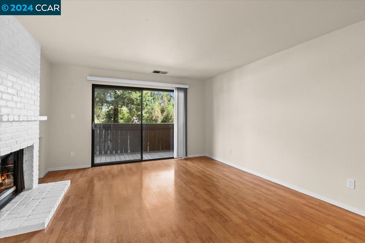Photo #5: 41068717 Listing 
