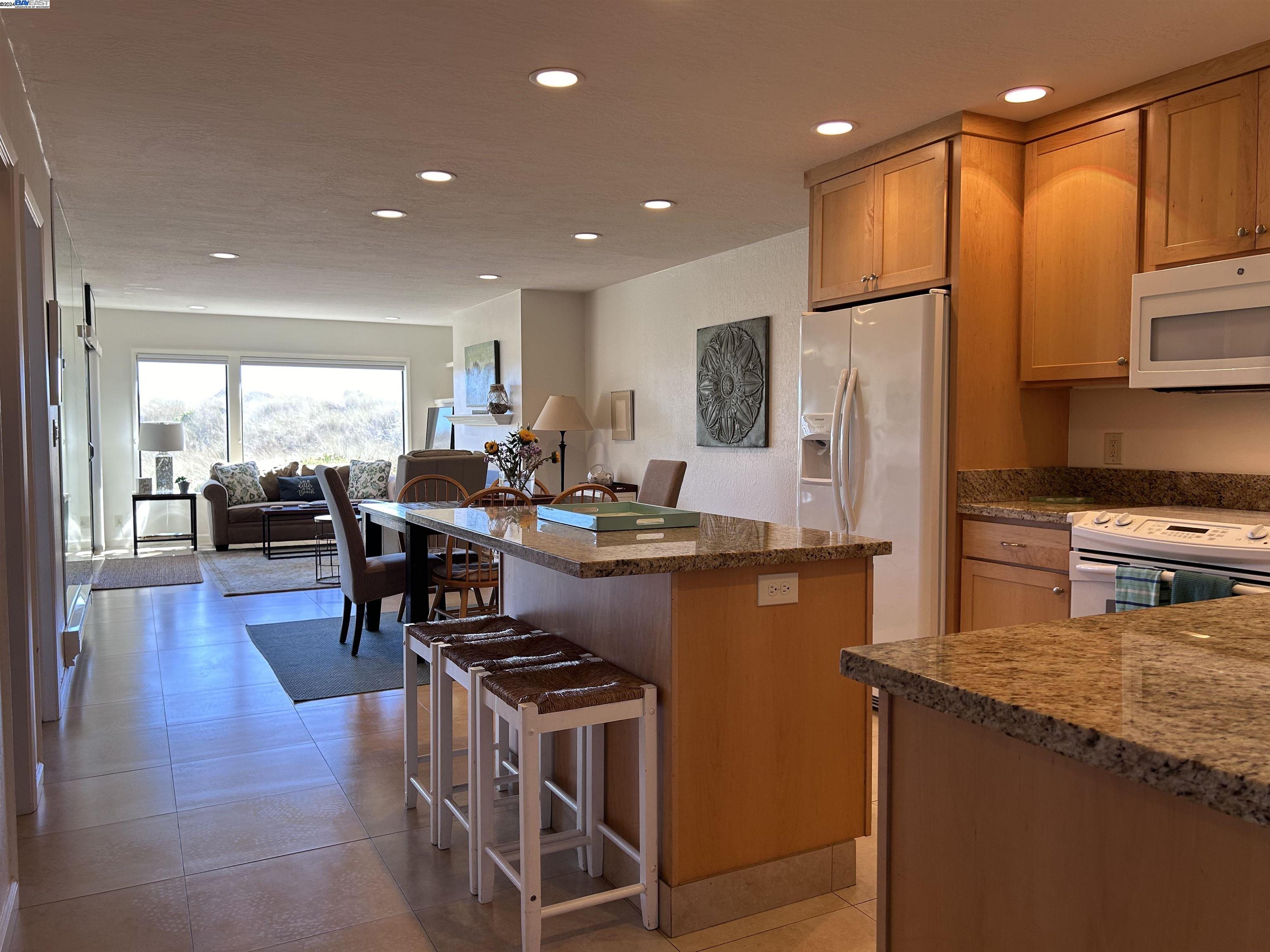 101 Shell Dr Unit 208  