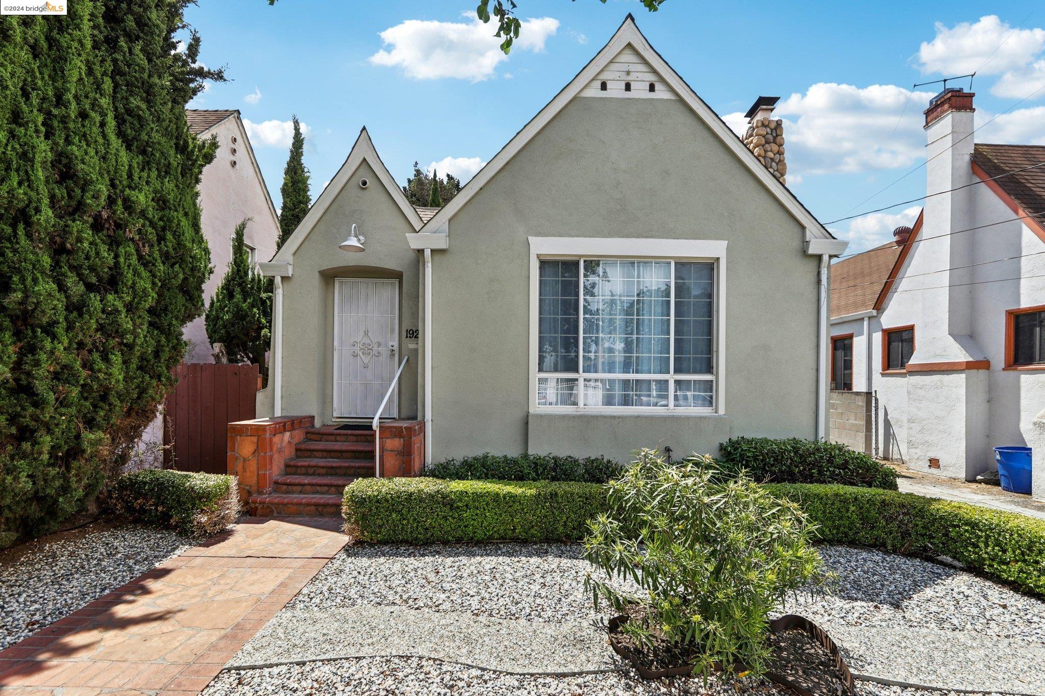 Detail Gallery Image 1 of 1 For 1926 107th Ave, Oakland,  CA 94603 - 4 Beds | 3 Baths