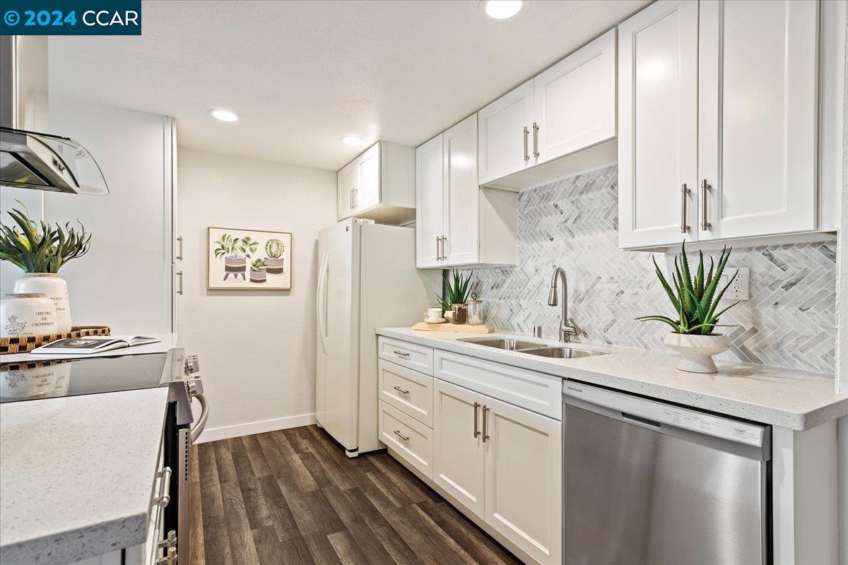 More Details about MLS # 41068779 : 1982 POMAR WAY