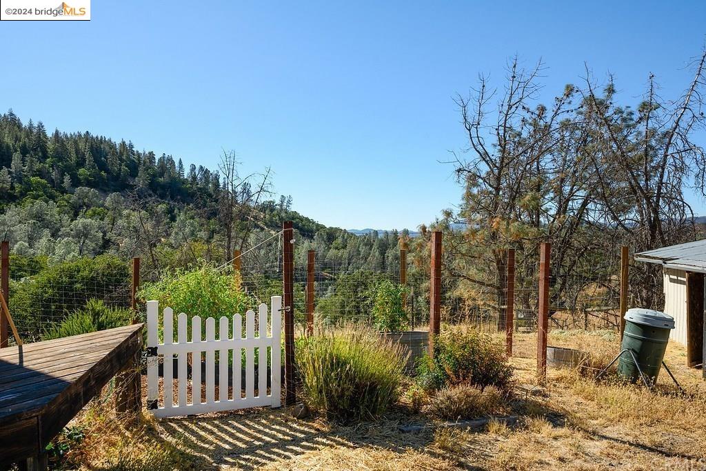 Detail Gallery Image 14 of 28 For 13942 Highway 29, Lower Lake,  CA 95457 - 2 Beds | 2 Baths