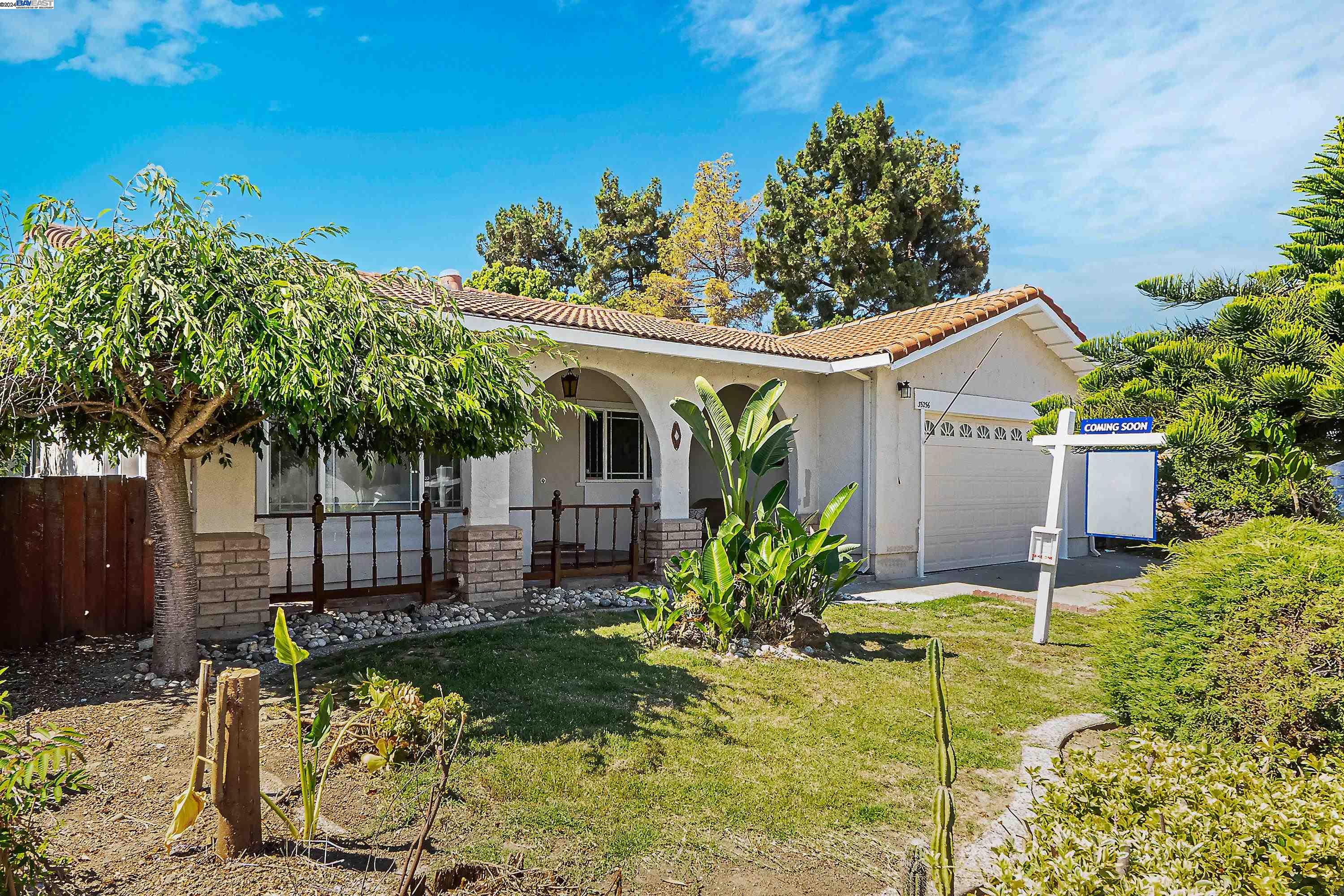 Detail Gallery Image 1 of 1 For 35256 Cornish Dr, Fremont,  CA 94536 - 3 Beds | 3 Baths