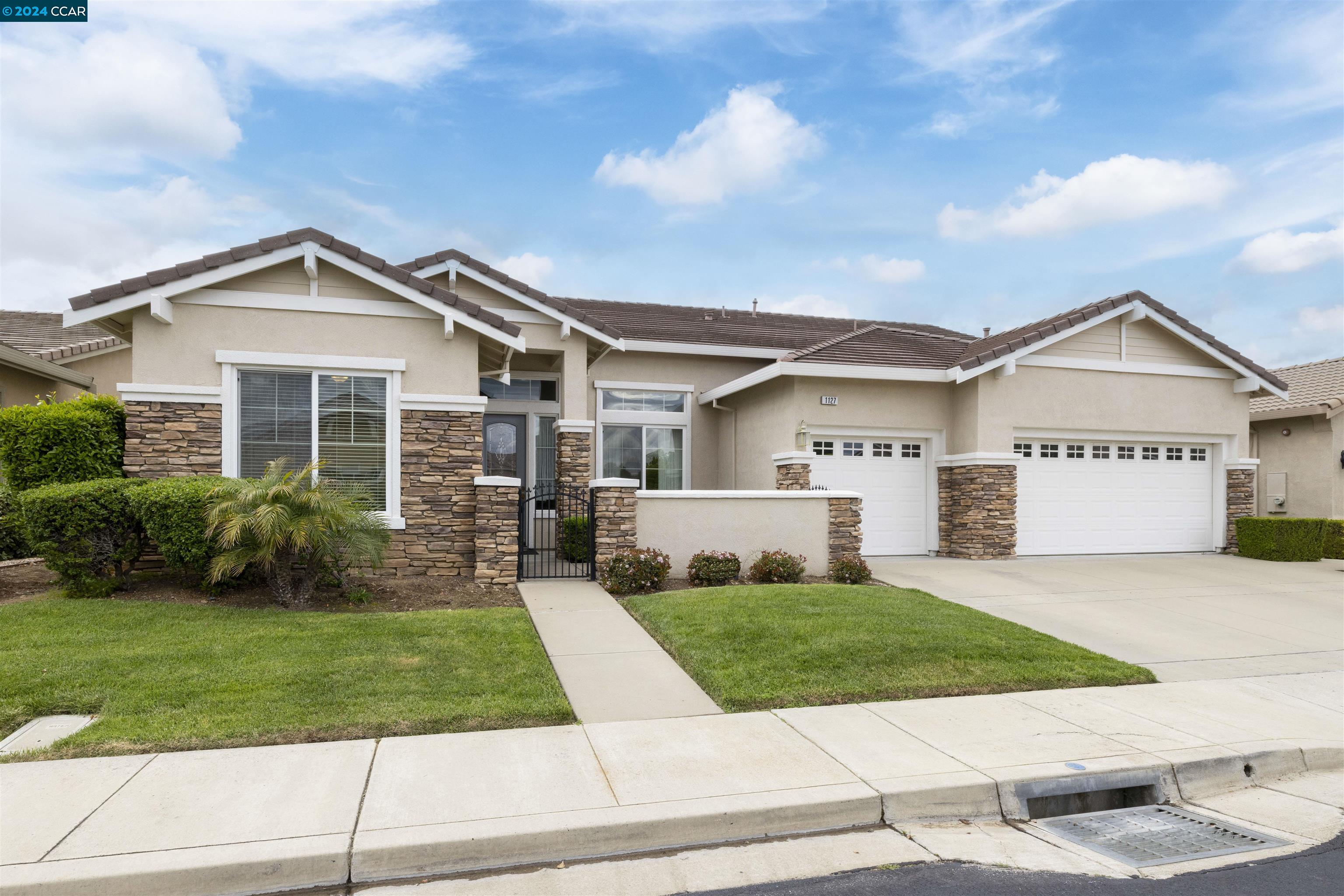 Detail Gallery Image 2 of 40 For 1127 Burghley Ln, Brentwood,  CA 94513 - 3 Beds | 2/1 Baths