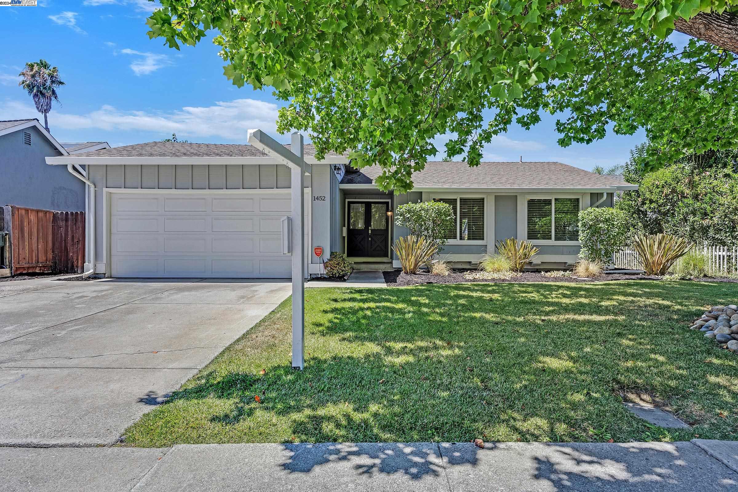 Detail Gallery Image 1 of 1 For 1452 Wilton Rd, Livermore,  CA 94551 - 3 Beds | 2 Baths