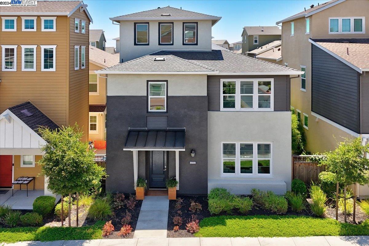 Detail Gallery Image 1 of 1 For 4286 Trolan Ln, Dublin,  CA 94568-4705 - 5 Beds | 4/1 Baths