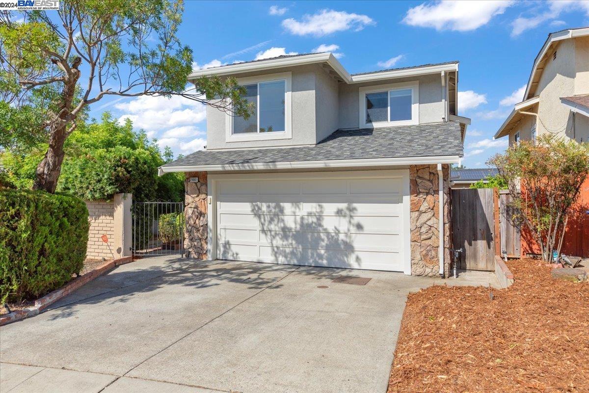 Detail Gallery Image 1 of 1 For 21661 Justco Ln, Castro Valley,  CA 94552 - 4 Beds | 2/1 Baths