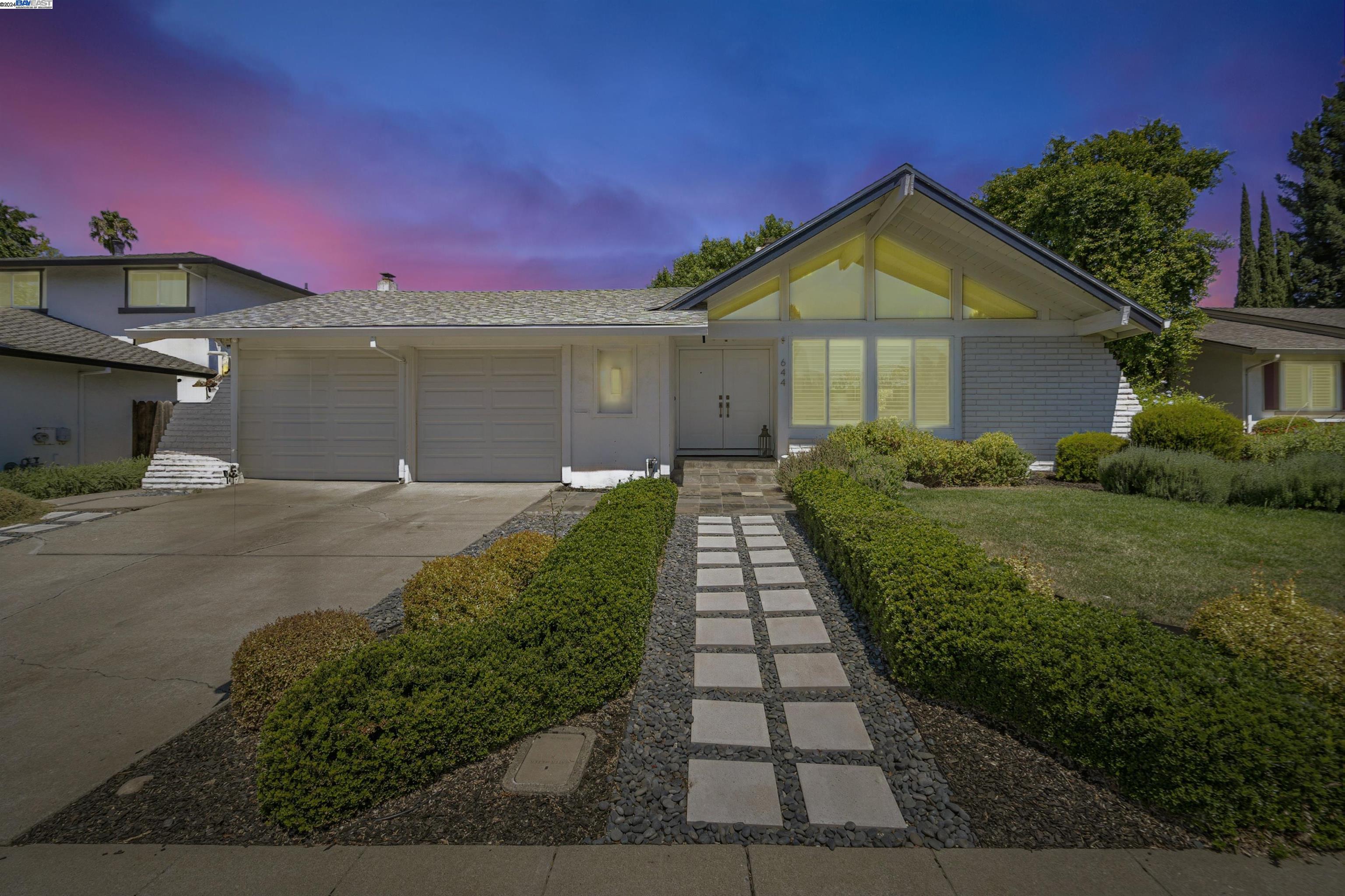 Detail Gallery Image 1 of 1 For 644 Canterbury Ave, Livermore,  CA 94550 - 4 Beds | 2 Baths