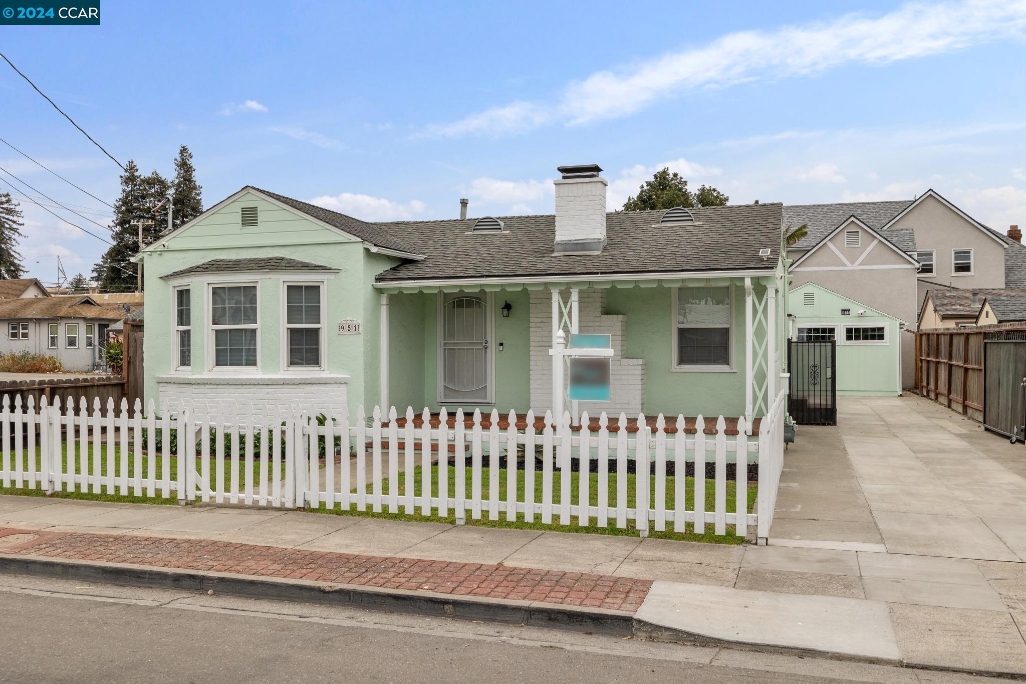 Detail Gallery Image 1 of 1 For 951 Medford Avenue, Hayward,  CA 94541 - 3 Beds | 1 Baths