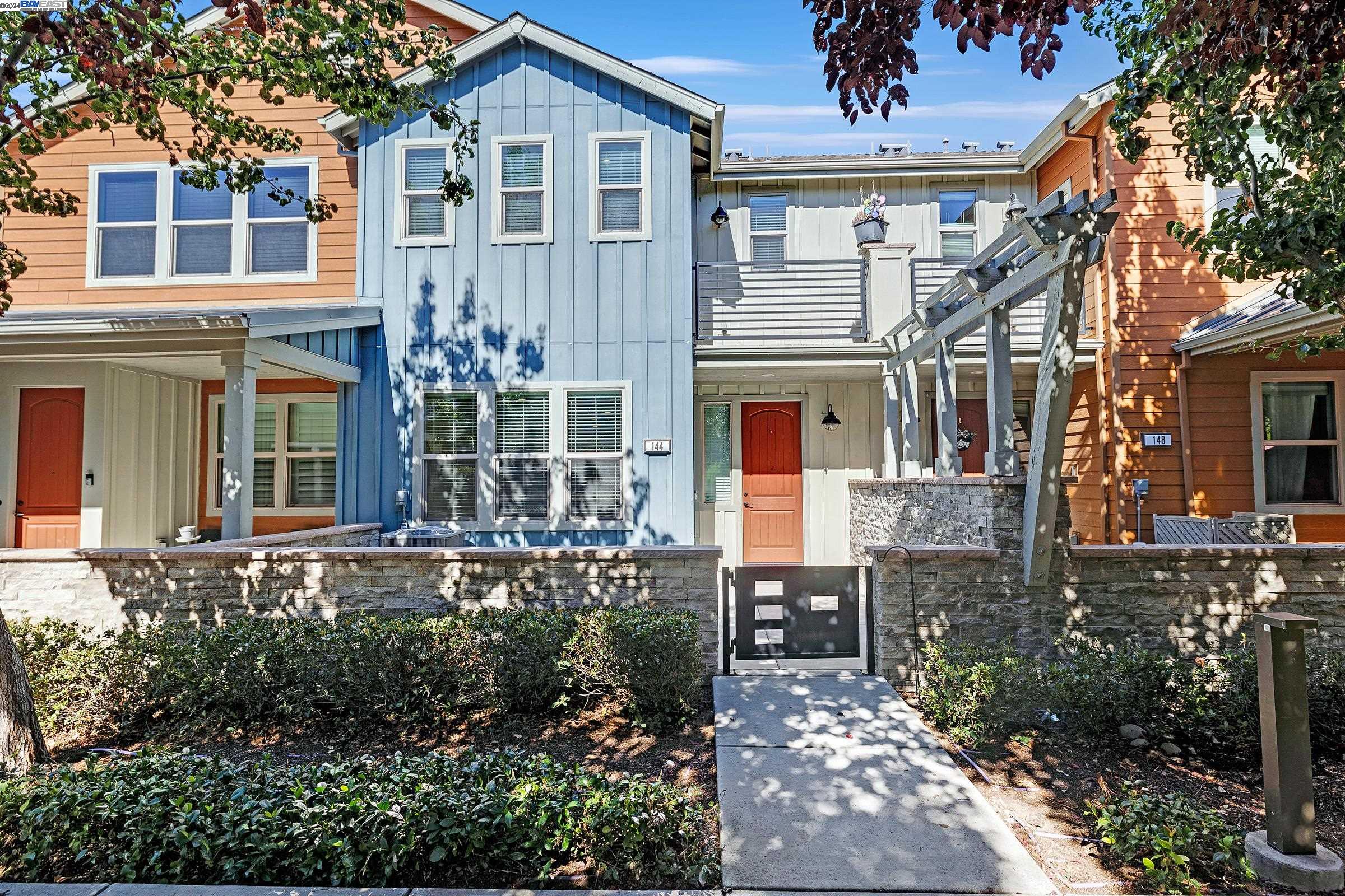 Detail Gallery Image 1 of 1 For 144 Teasel Cmn, Livermore,  CA 94551 - 3 Beds | 2/1 Baths
